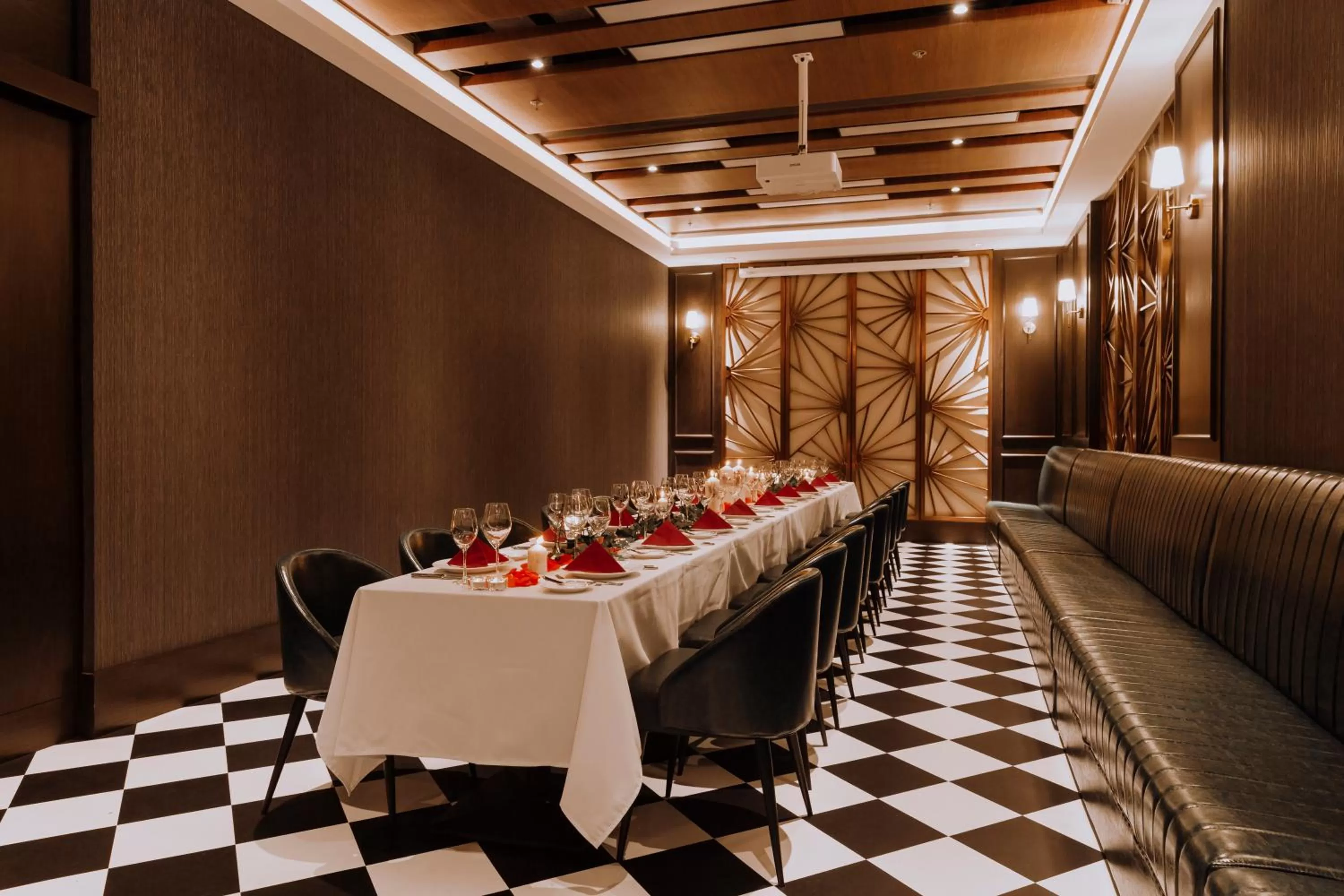 Restaurant/places to eat in Rosedale Hotel Hong Kong