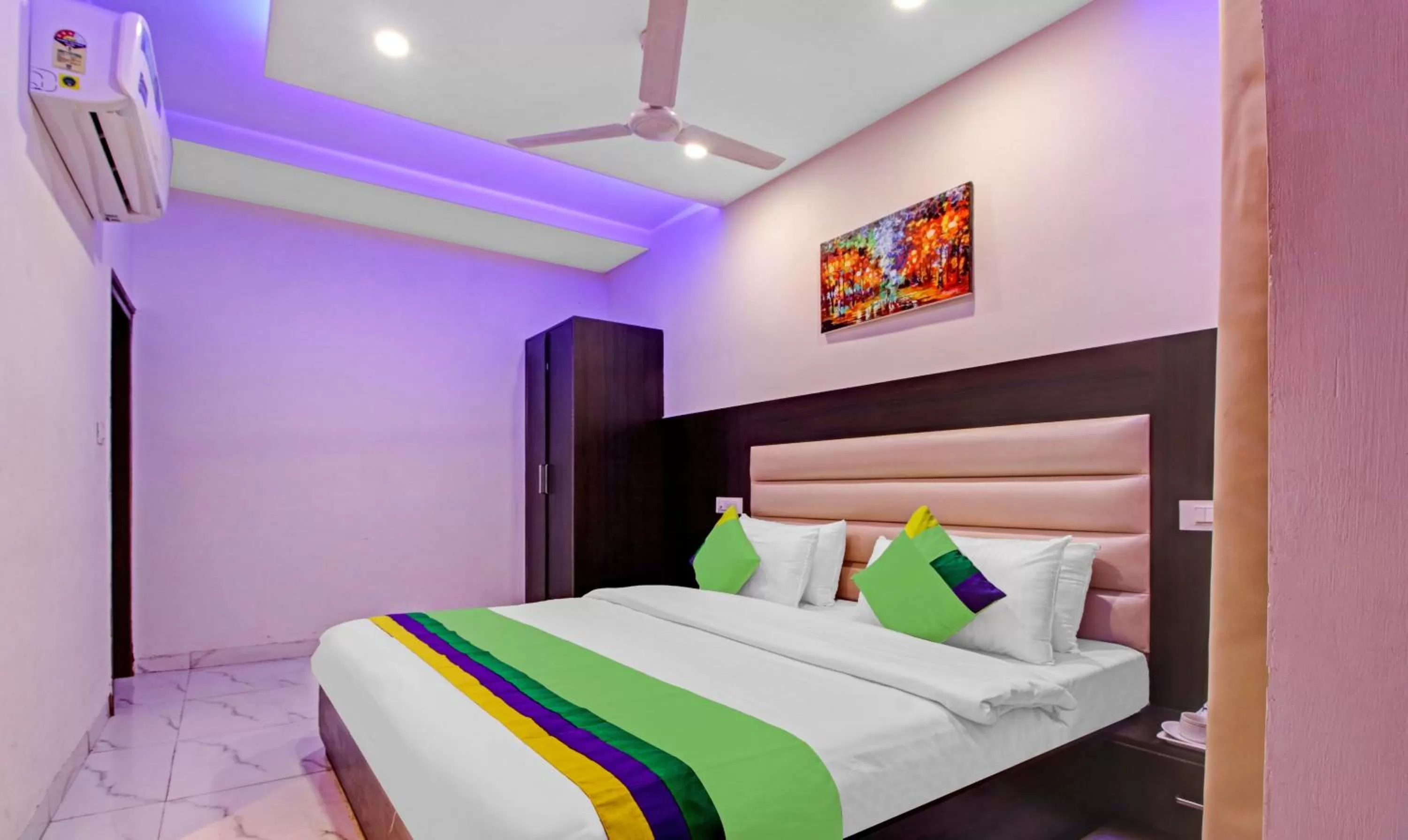 Bed in Treebo Trend Jugnu