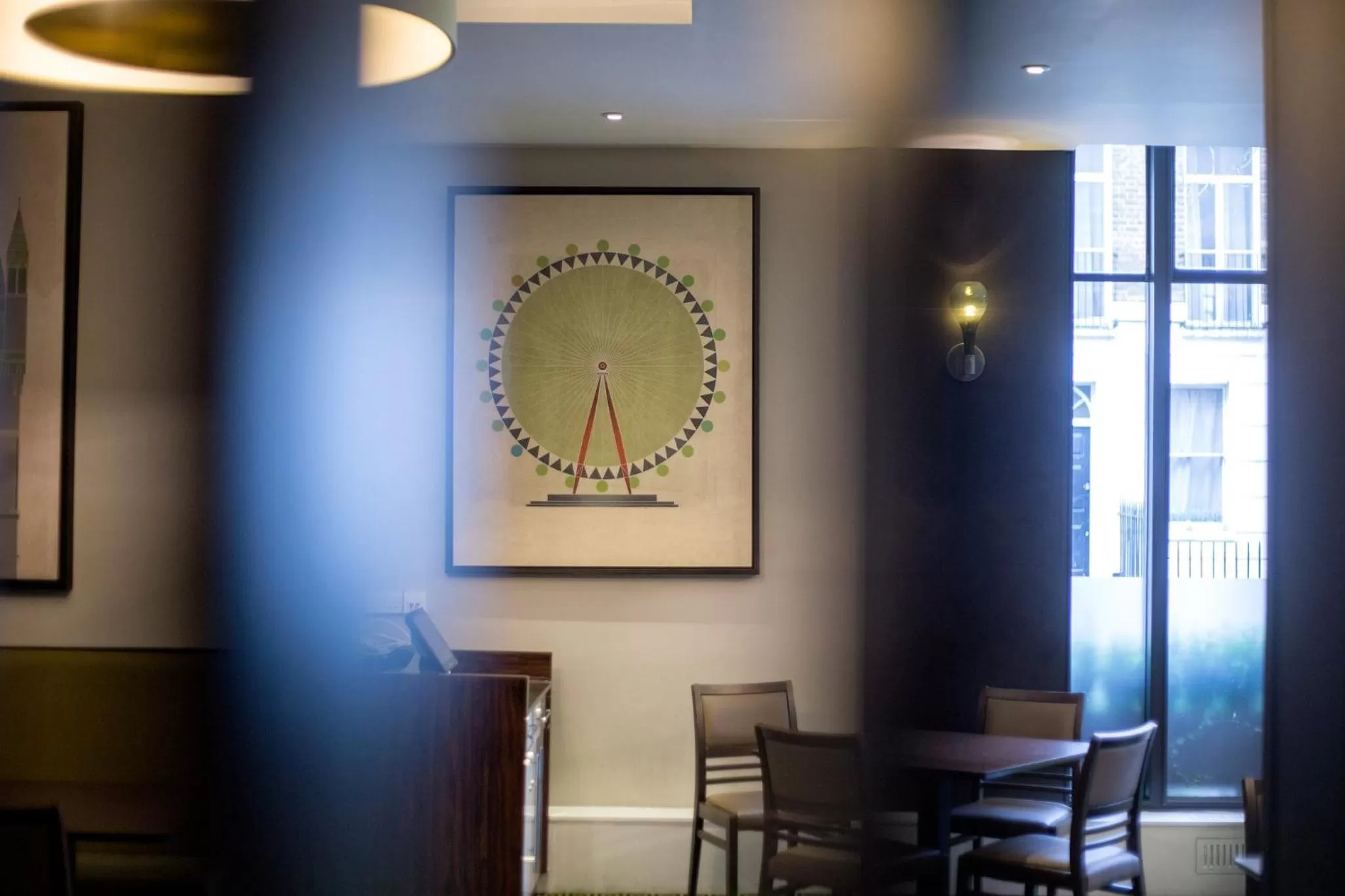 Restaurant/places to eat in President Hotel