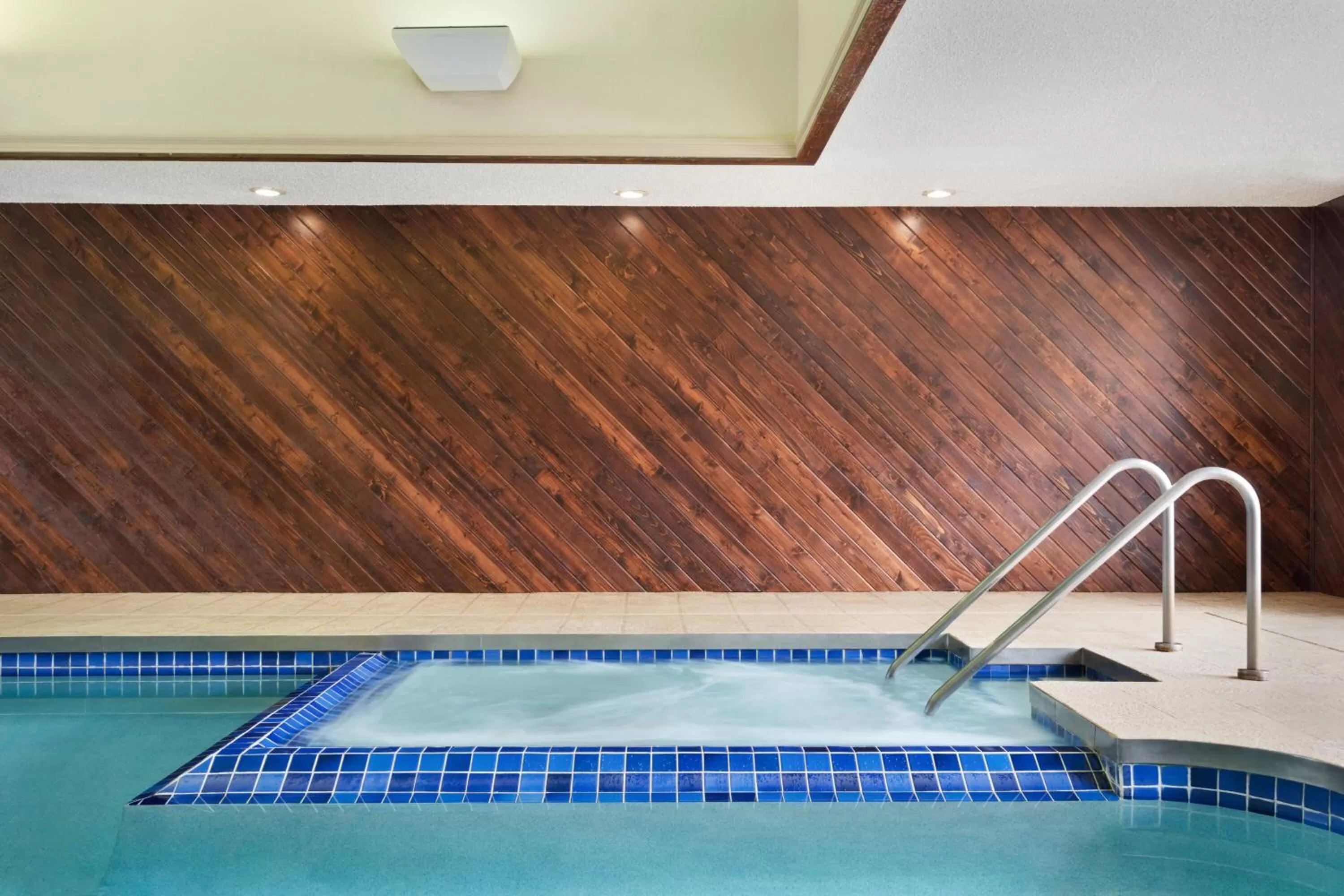 Hot Tub in Super 8 by Wyndham Wausau