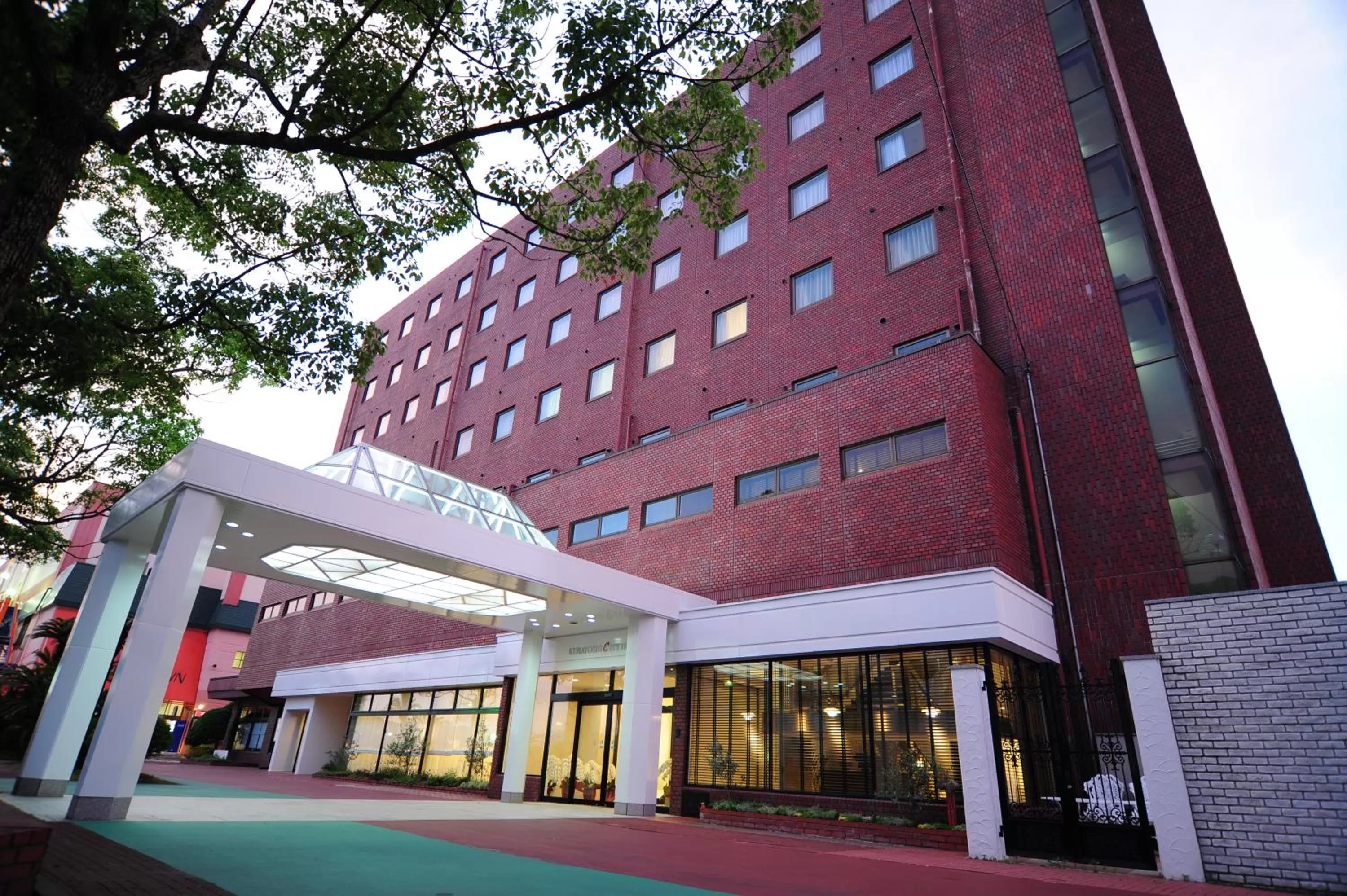 Property building in Kurayoshi City Hotel
