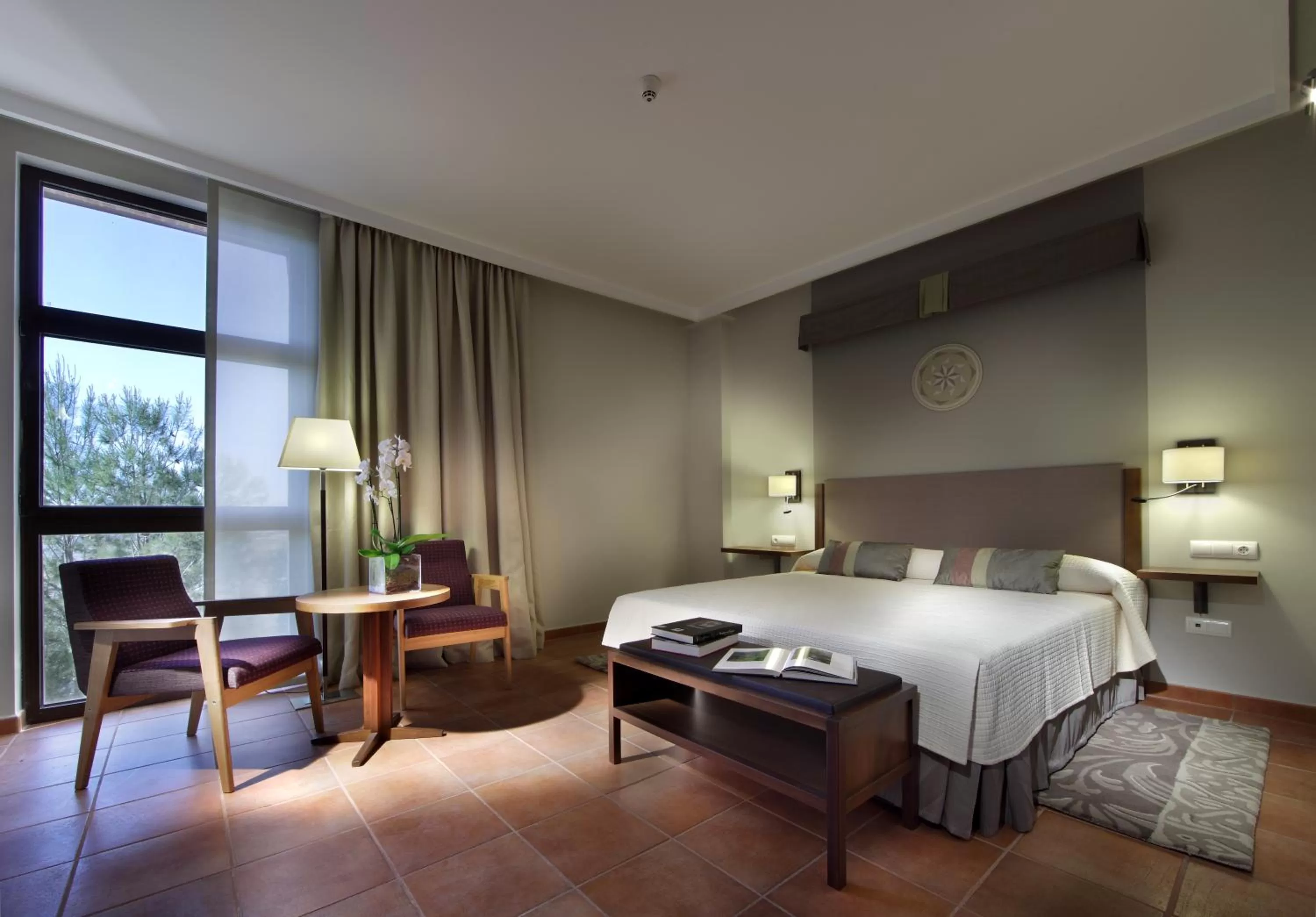 Photo of the whole room, Bed in Parador de Lorca