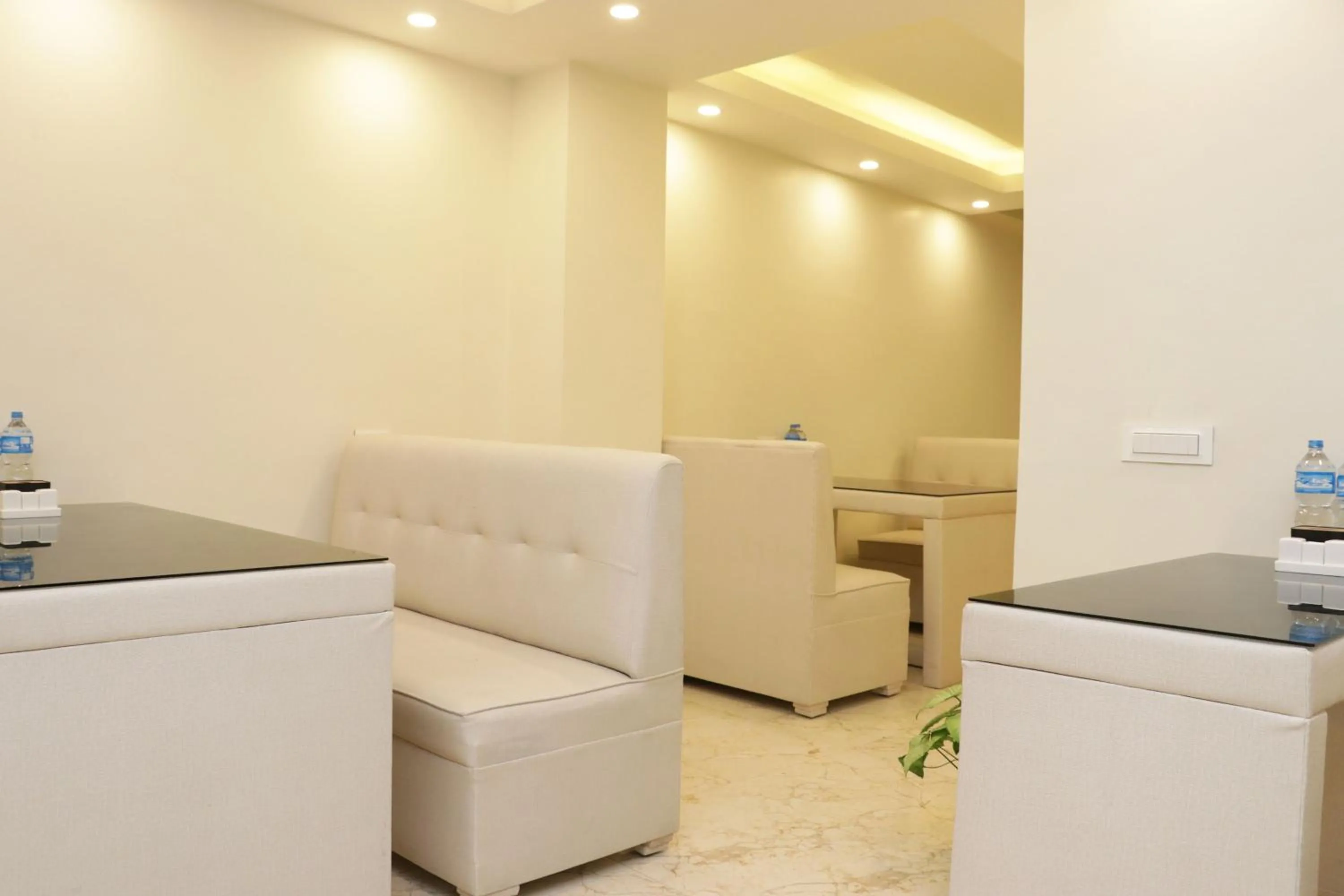 Restaurant/places to eat in Hotel Nilakantha Pvt. Ltd