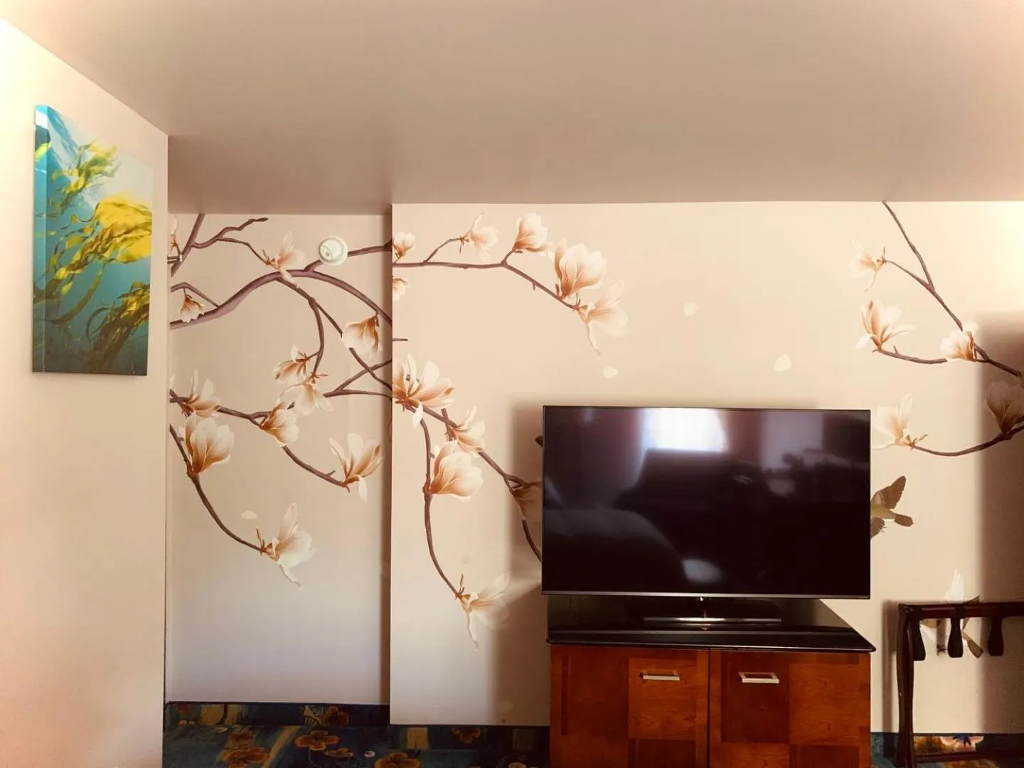 Communal lounge/ TV room, TV/Entertainment Center in Wangshi China Palace