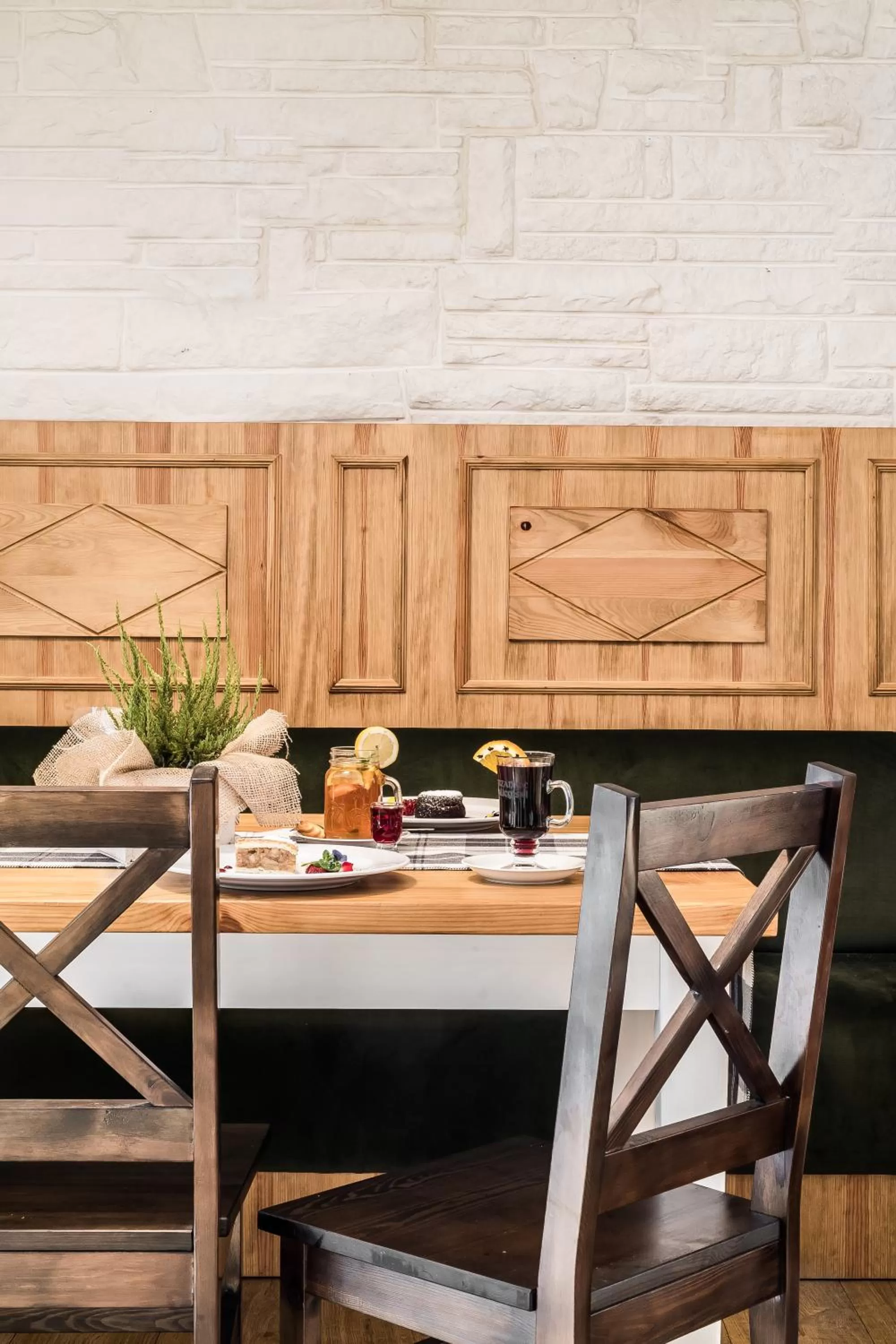 Restaurant/places to eat in Hotel Helios 300m od Krupówek nowy BASEN od 12 lipca