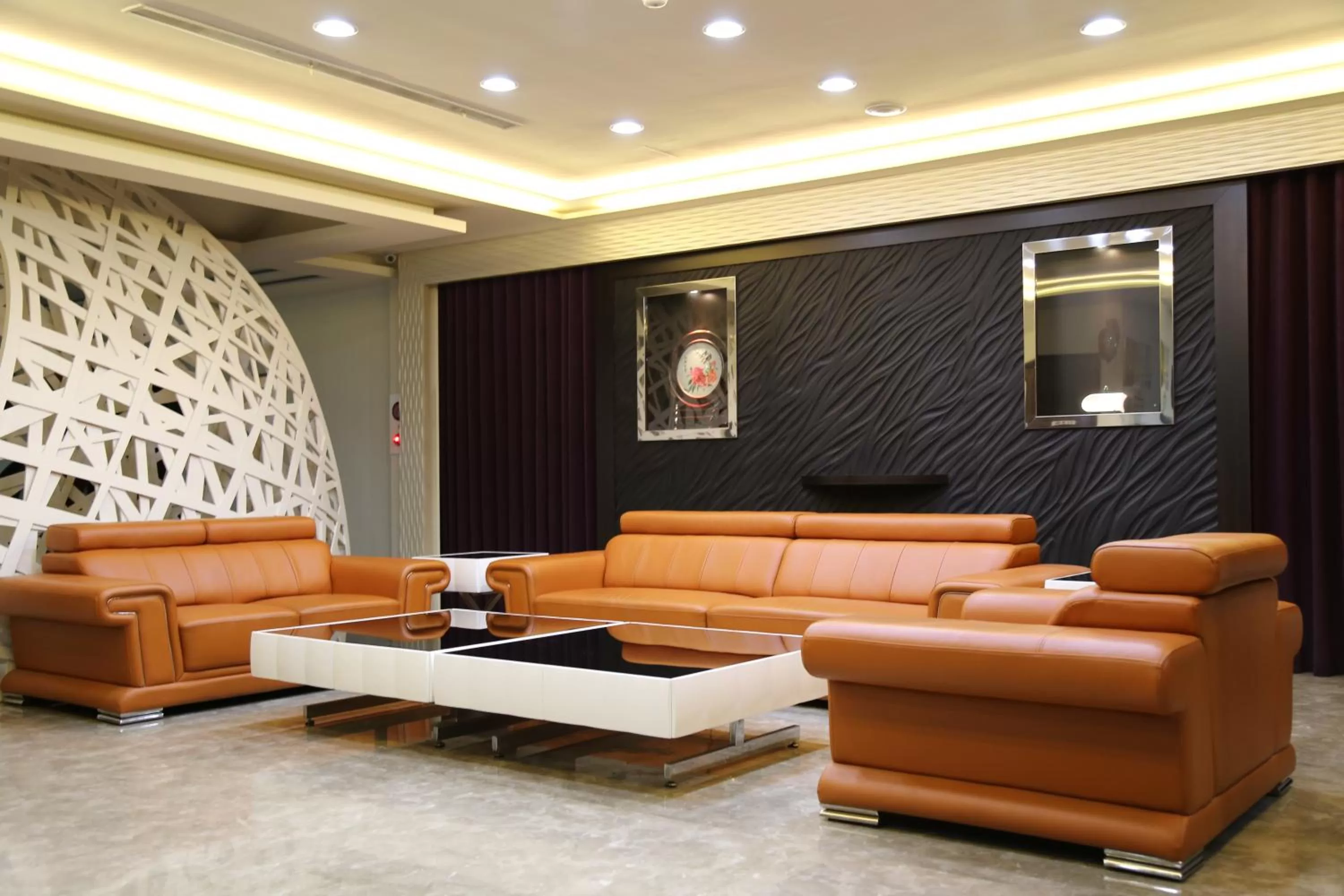 Lobby or reception in 德瑞旅店Direct Hotel