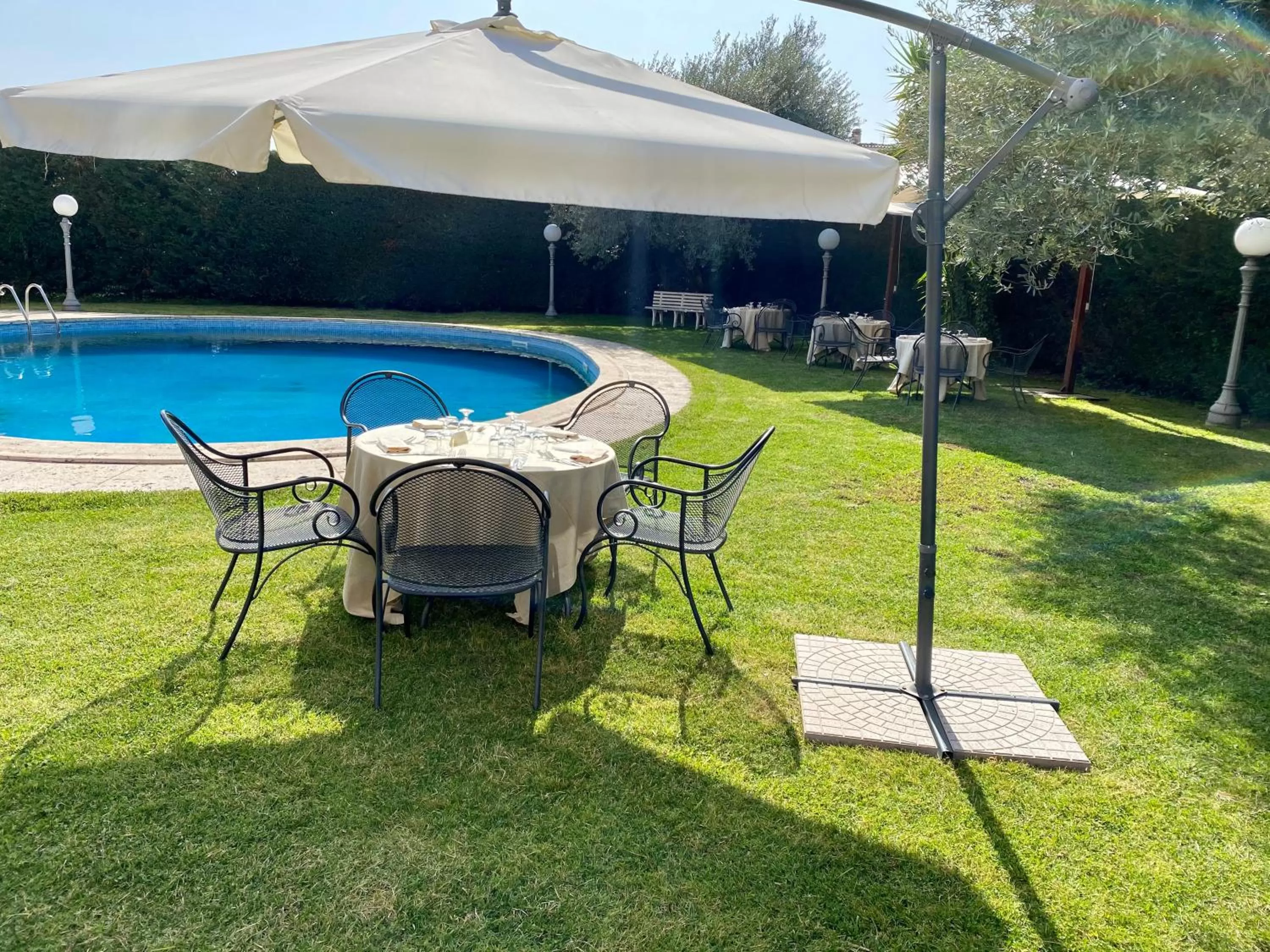 Swimming pool in Park Hotel Imperatore Adriano