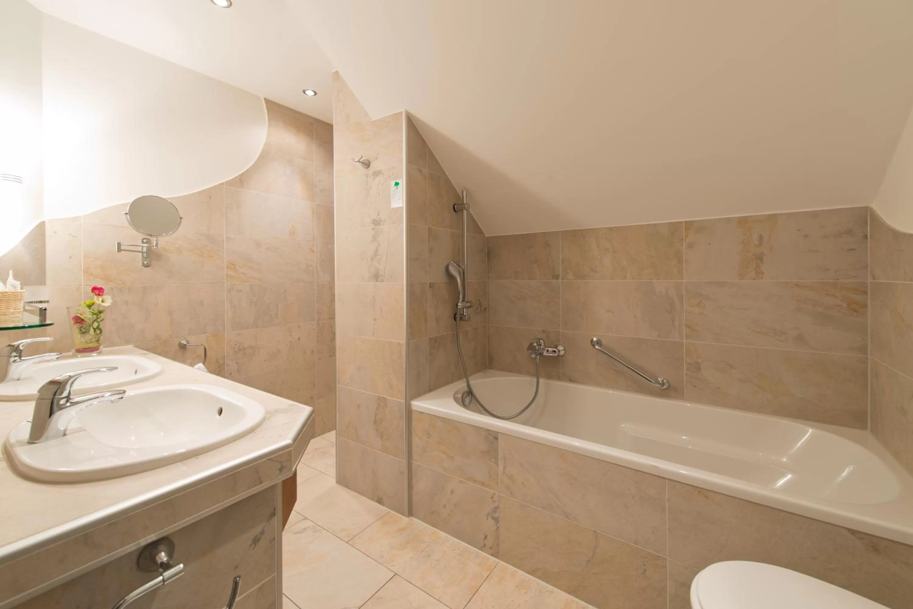 Bathroom in Silberkönig Schwarzwald Hotel & Restaurant Ringhotel