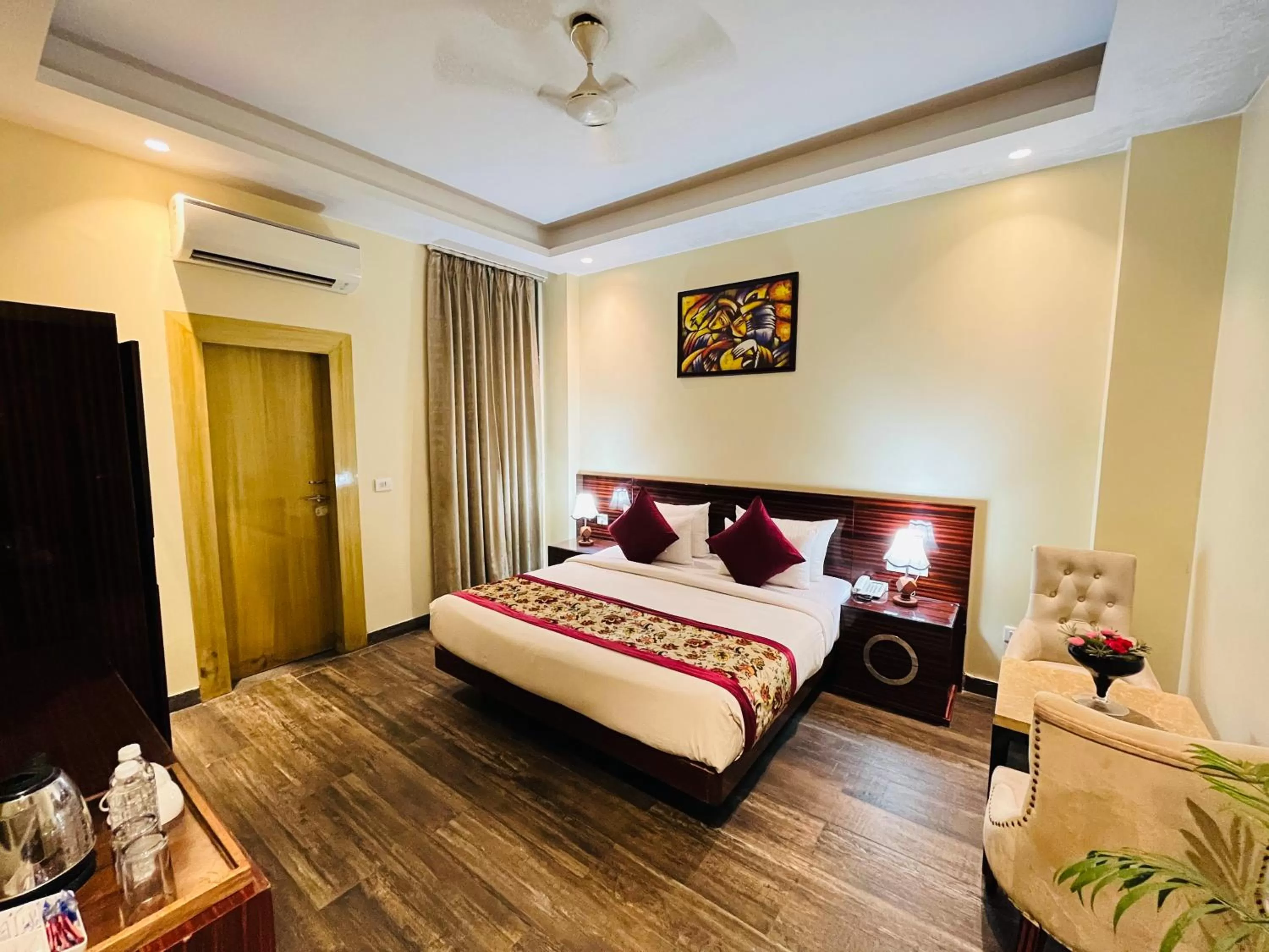 Bed in Hotel Banz near Delhi Airport