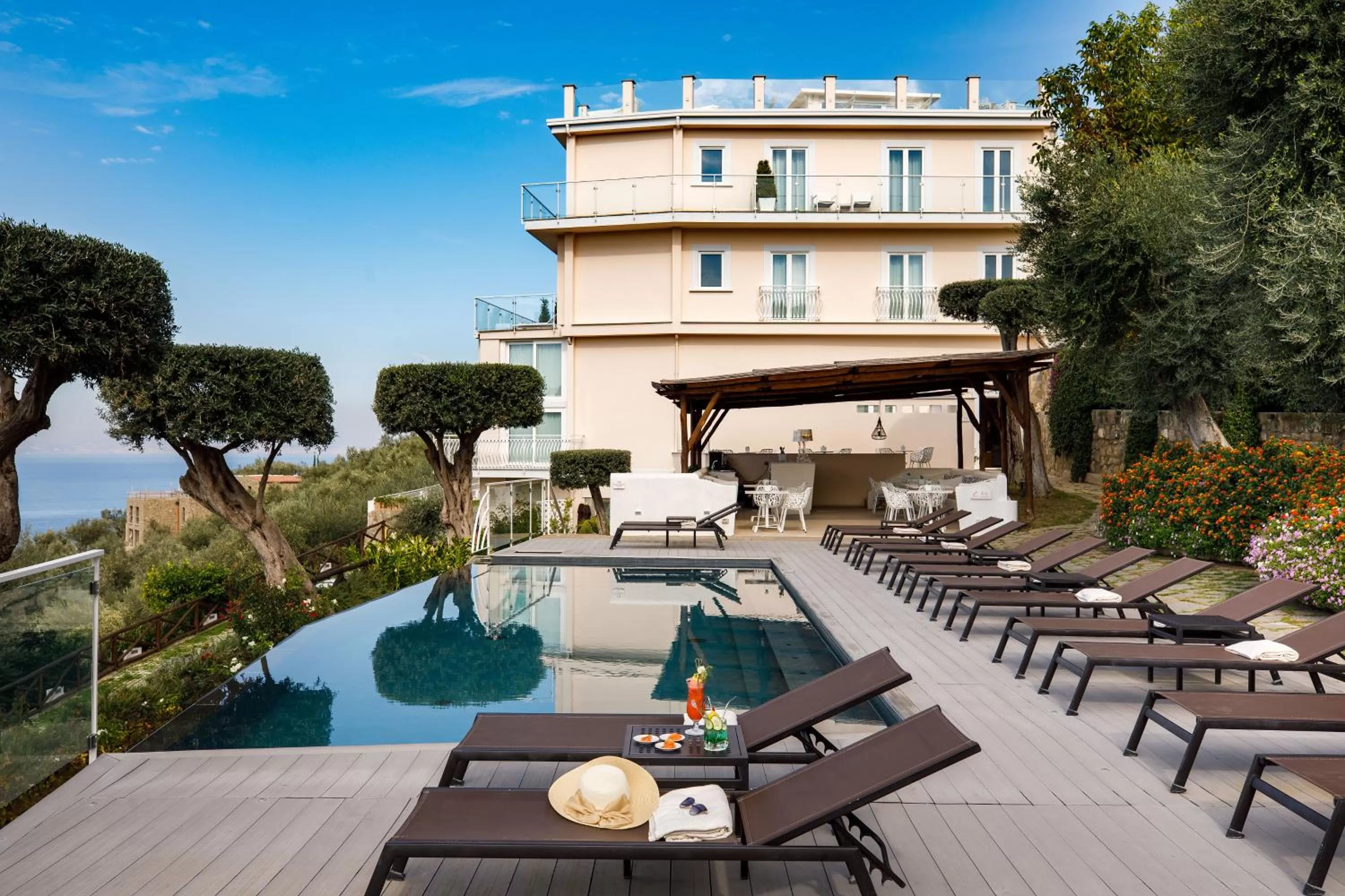 Pool view in Villa Fiorella Art Hotel