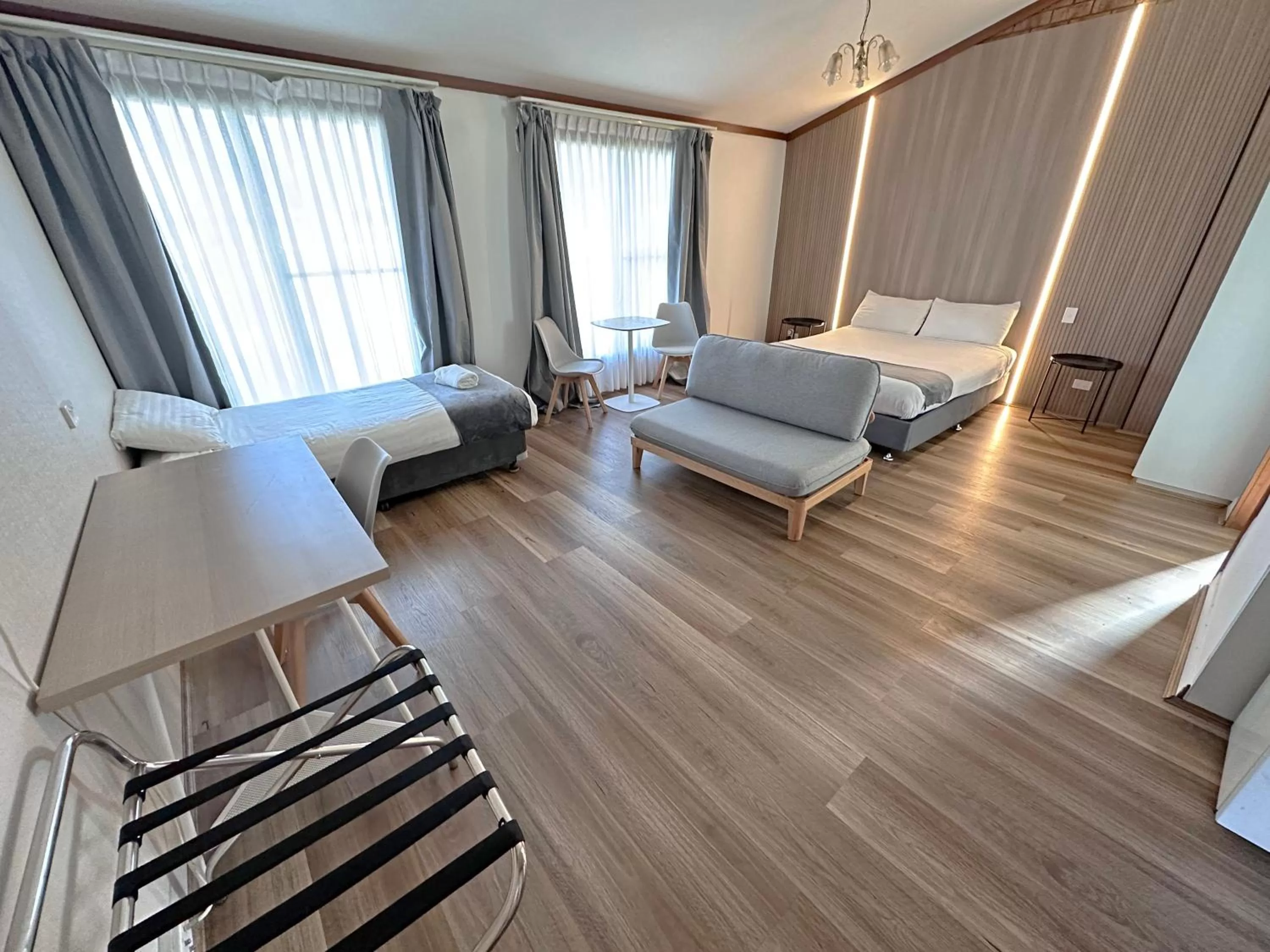 Photo of the whole room, Bed in Spa Village Travel Inn