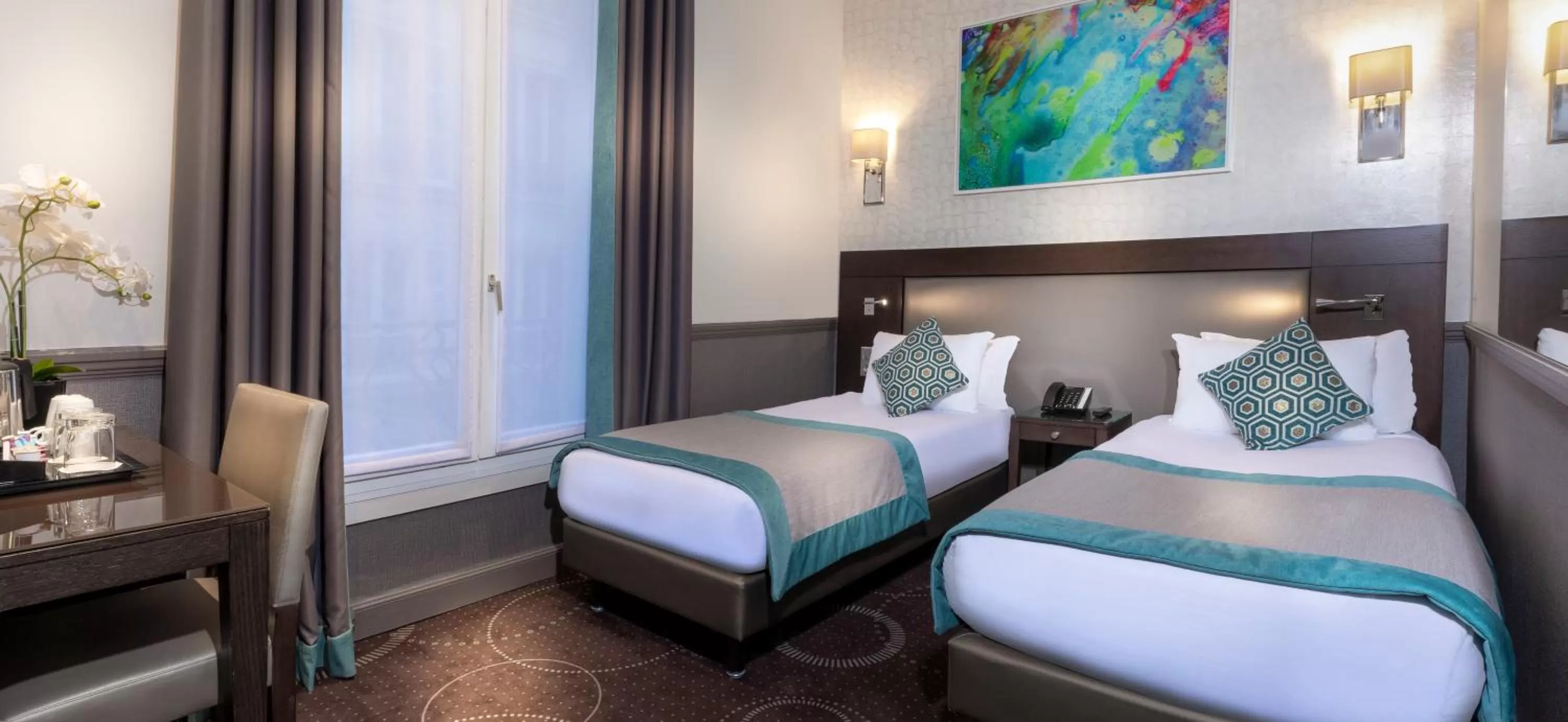 Bed in Elysées Ceramic