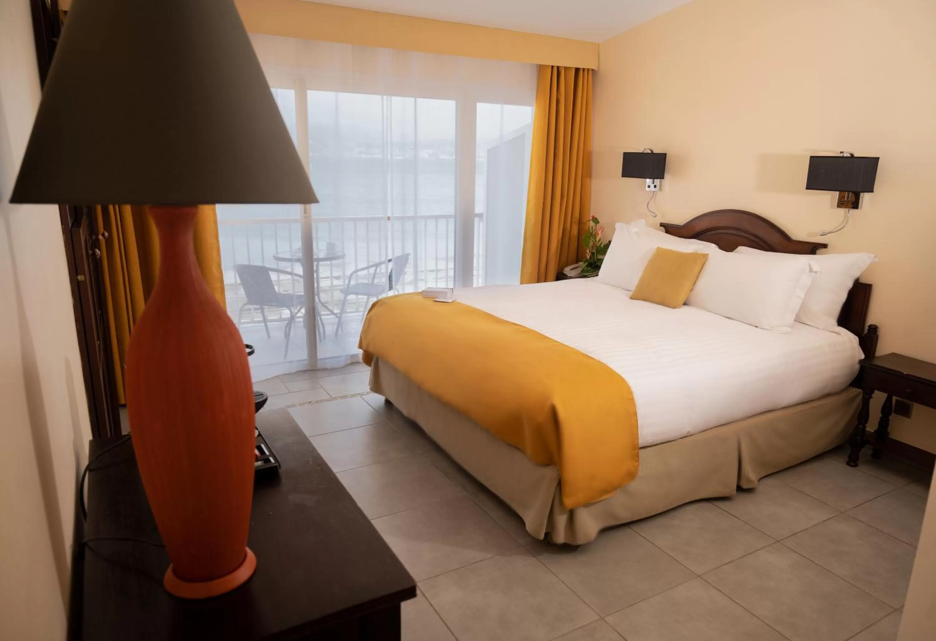 Photo of the whole room, Bed in Hotel Bakoua Martinique