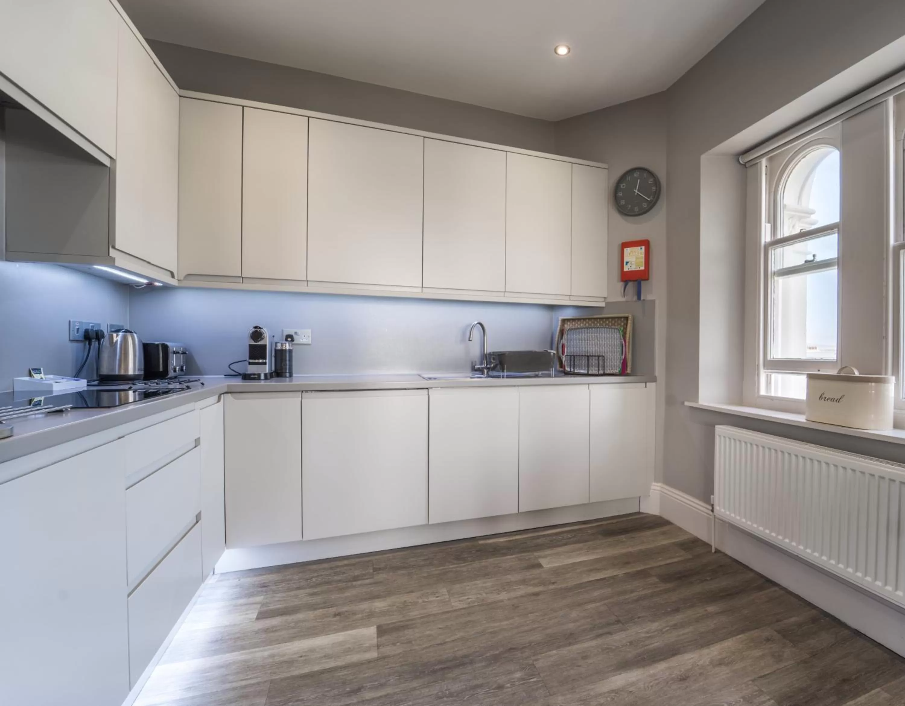 Kitchen or kitchenette in 1 Elliot Terrace