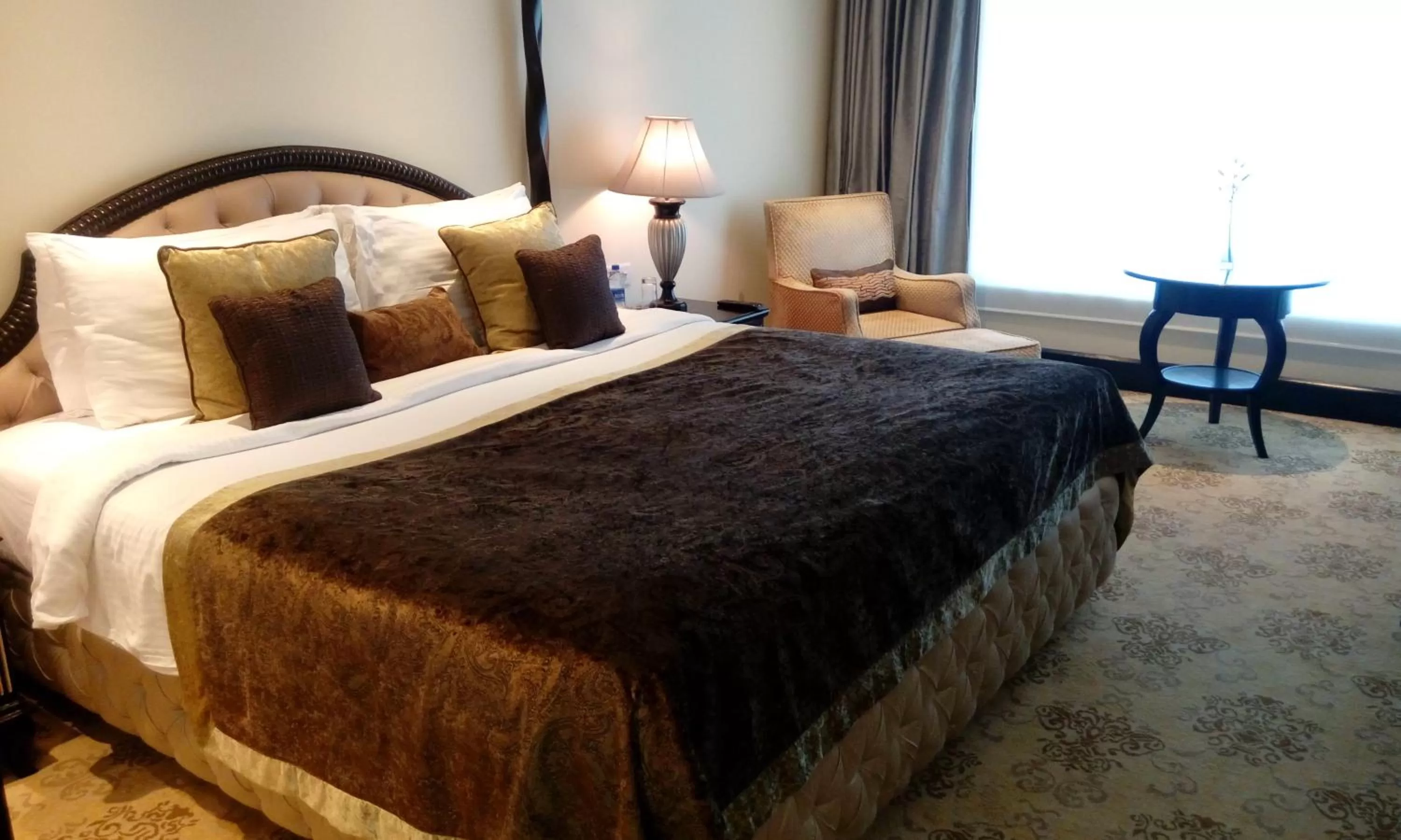 Day, Bed in Taj Krishna