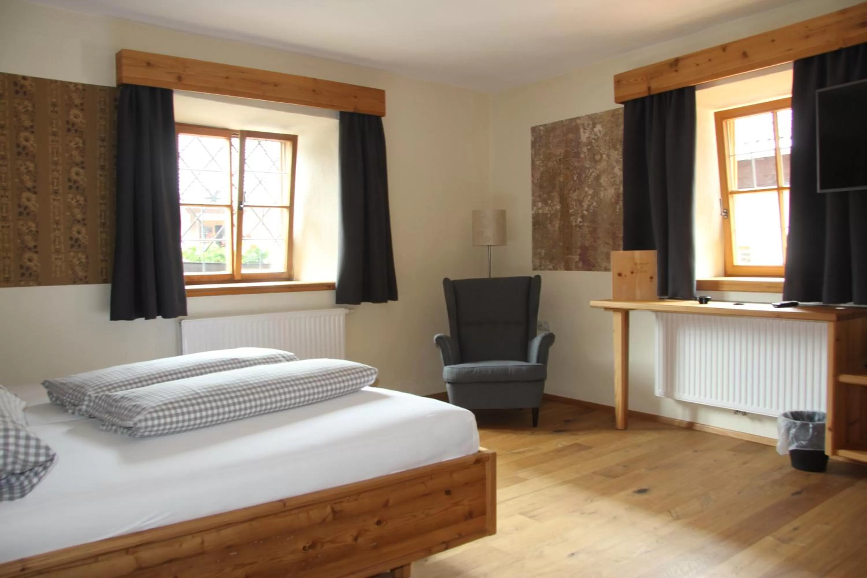 Photo of the whole room, Bed in Gasthof zum Stern