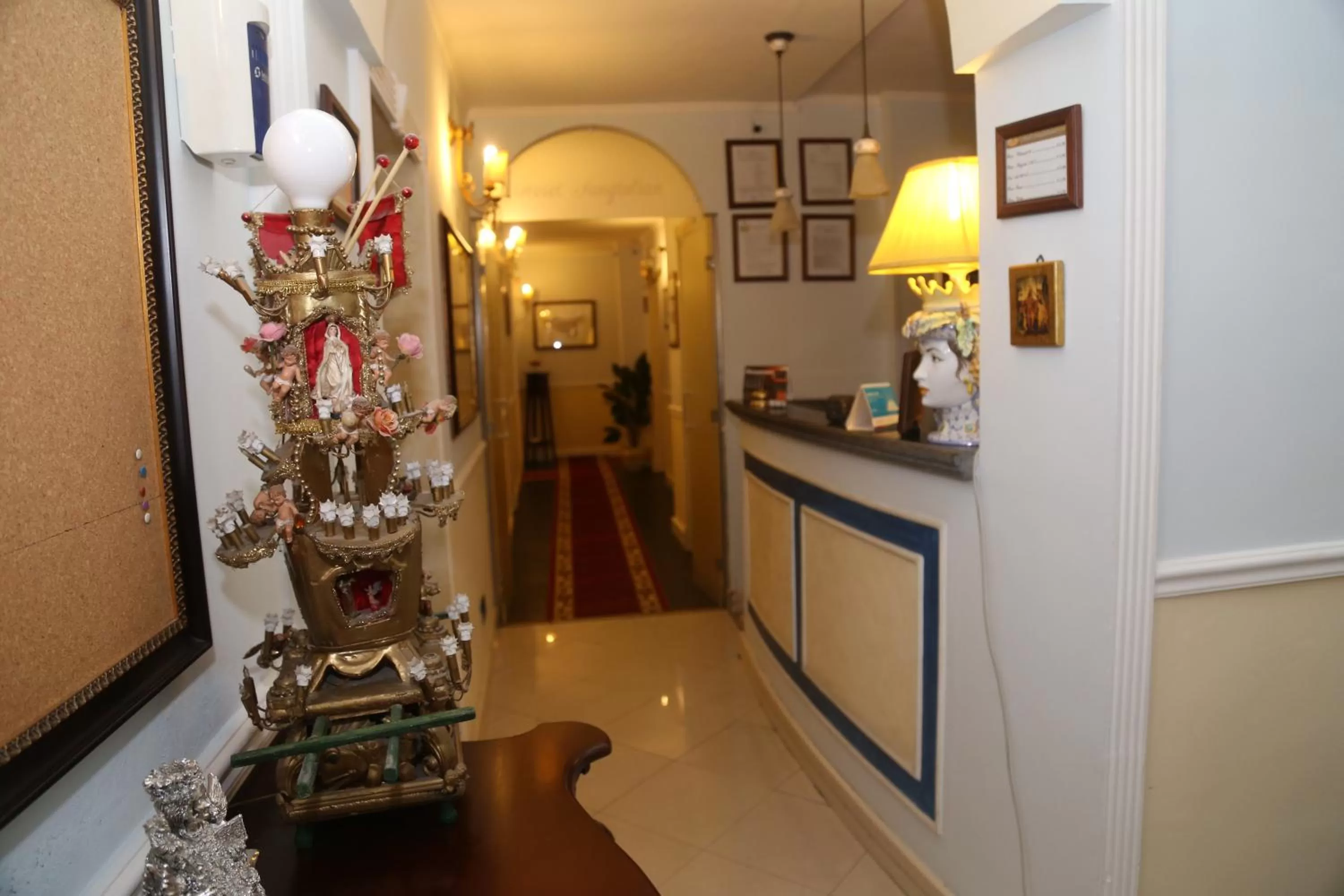Lobby or reception in Hotel Sangiuliano 132 centro storico Catania