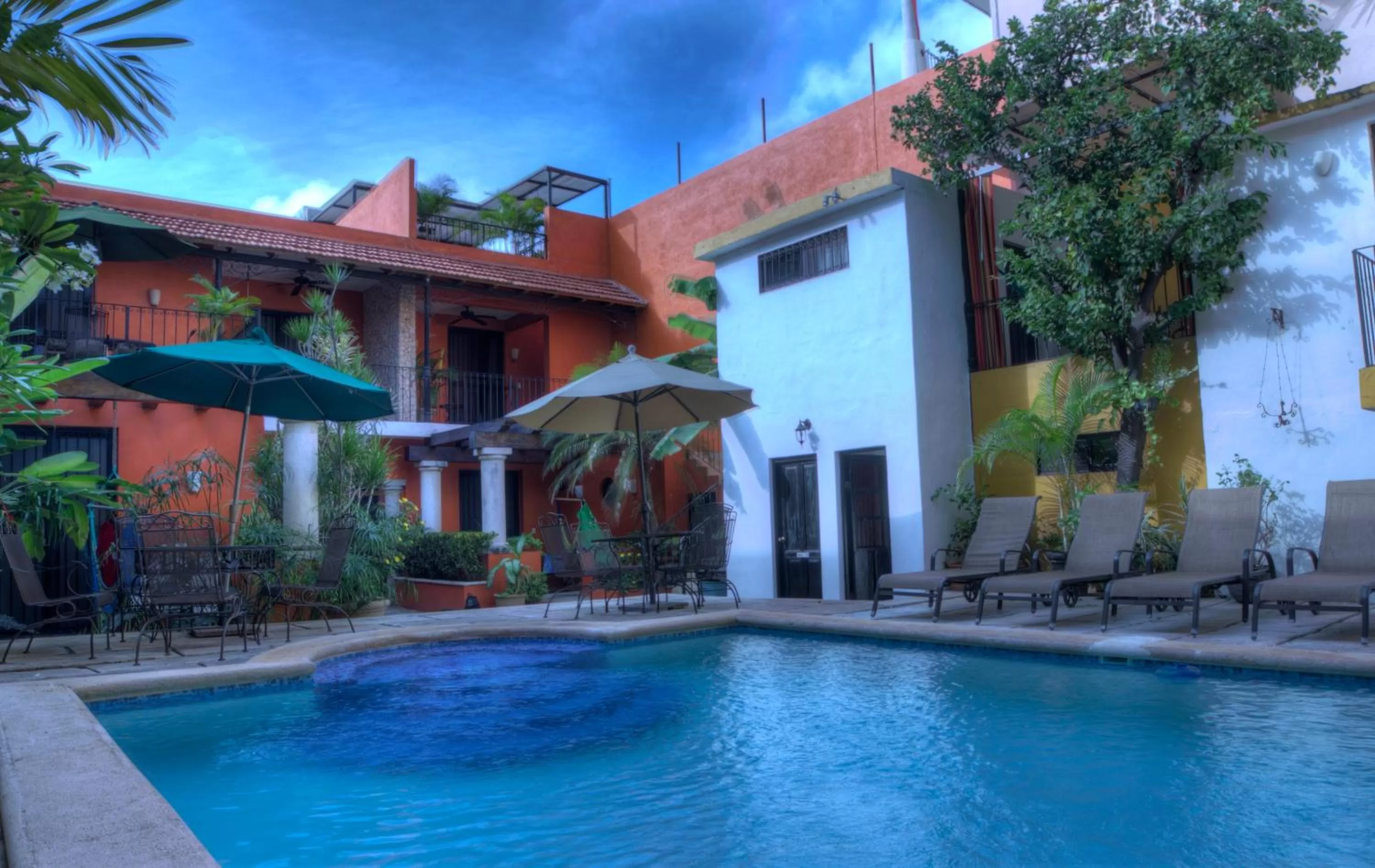 Swimming pool, Property Building in Hotel Luz en Yucatan