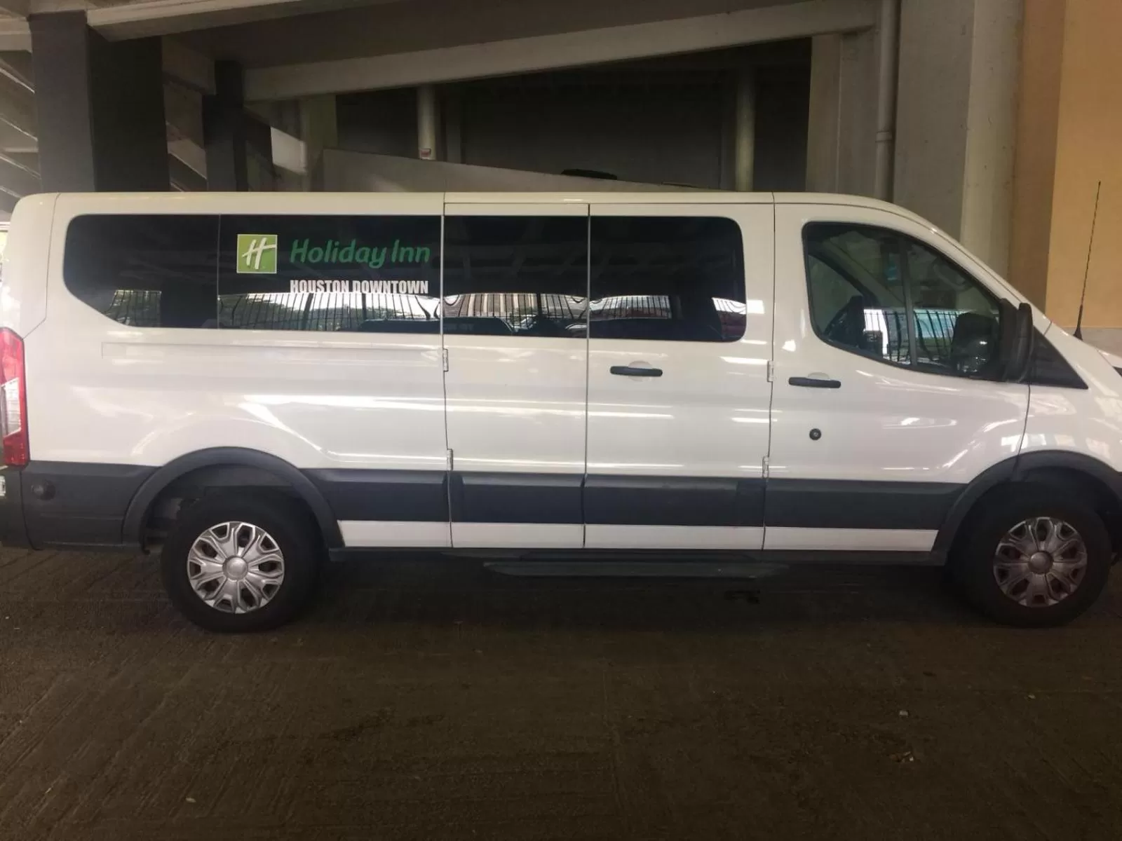 shuttle in Holiday Inn Houston Downtown by IHG