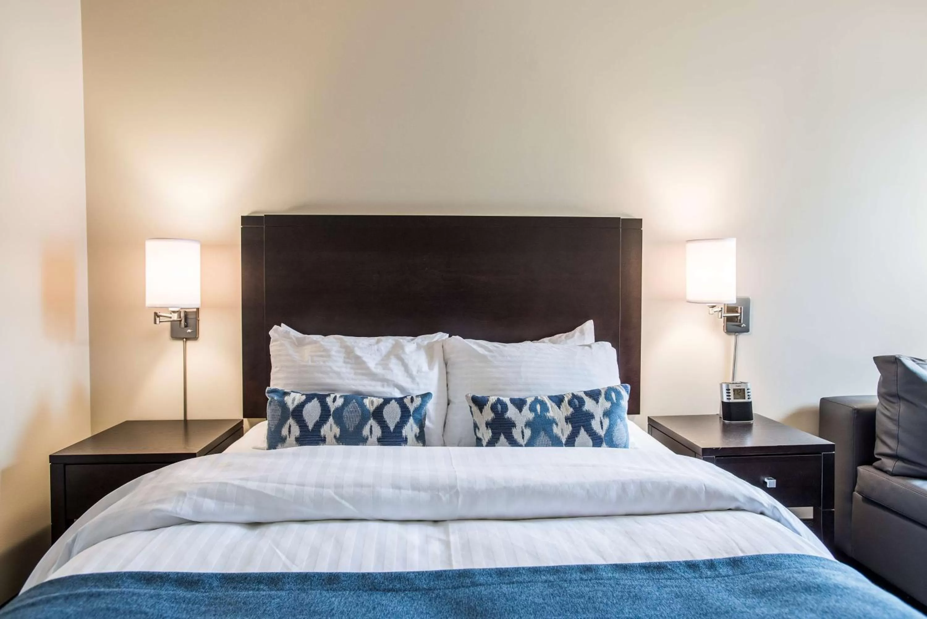 Photo of the whole room, Bed in Hôtel Albert par G5