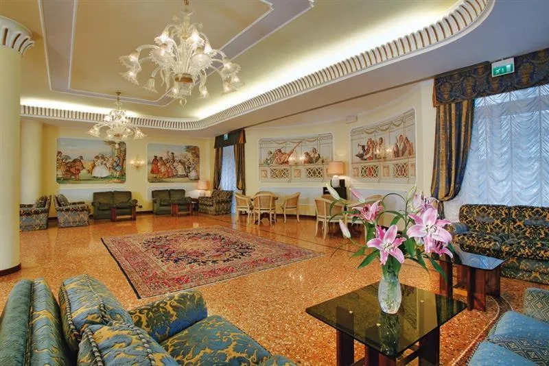 Seating area in Hotel Terme Salus