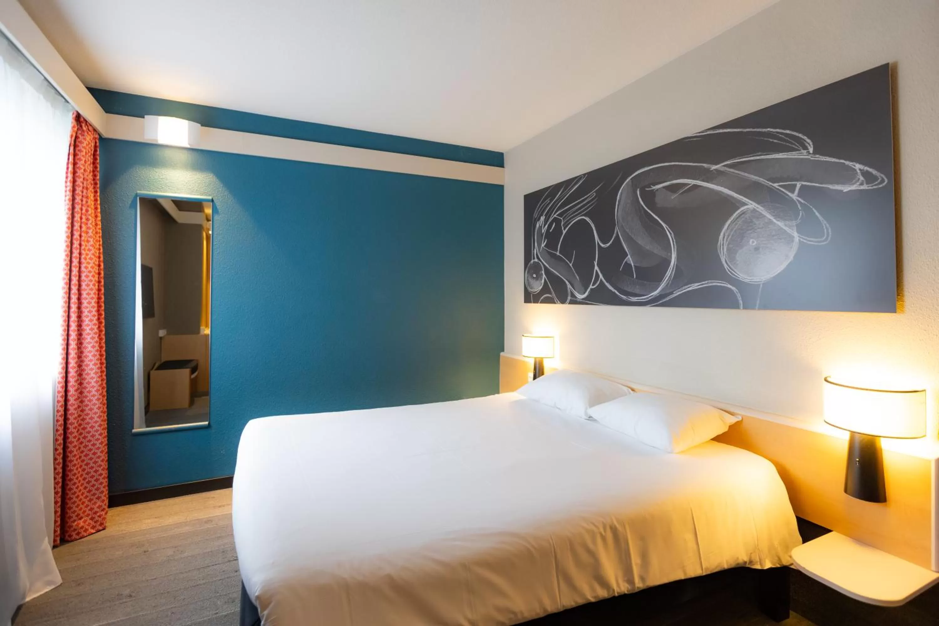 Photo of the whole room, Bed in ibis Besançon Centre la City