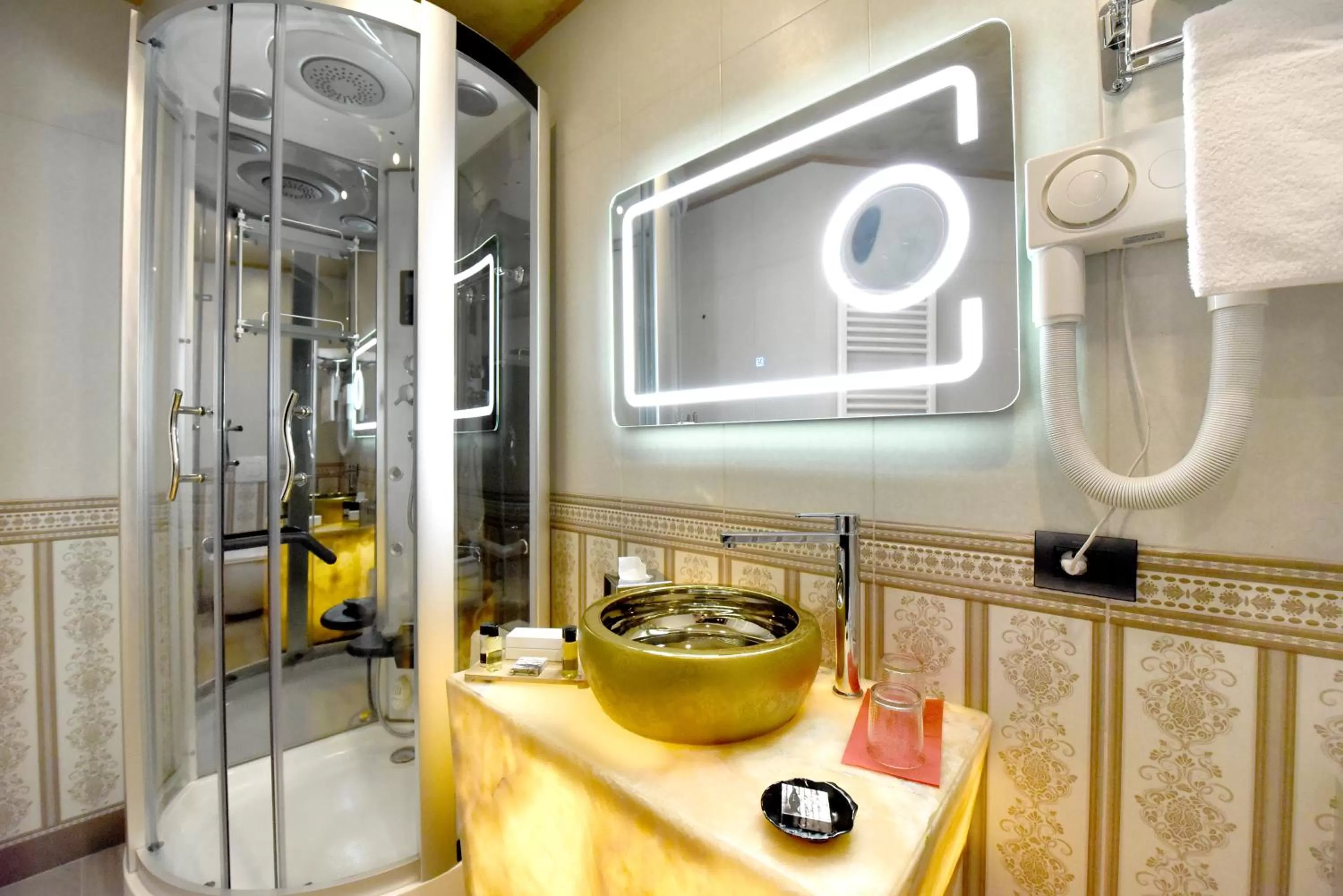 Bathroom in Hotel Hymeti's Palace