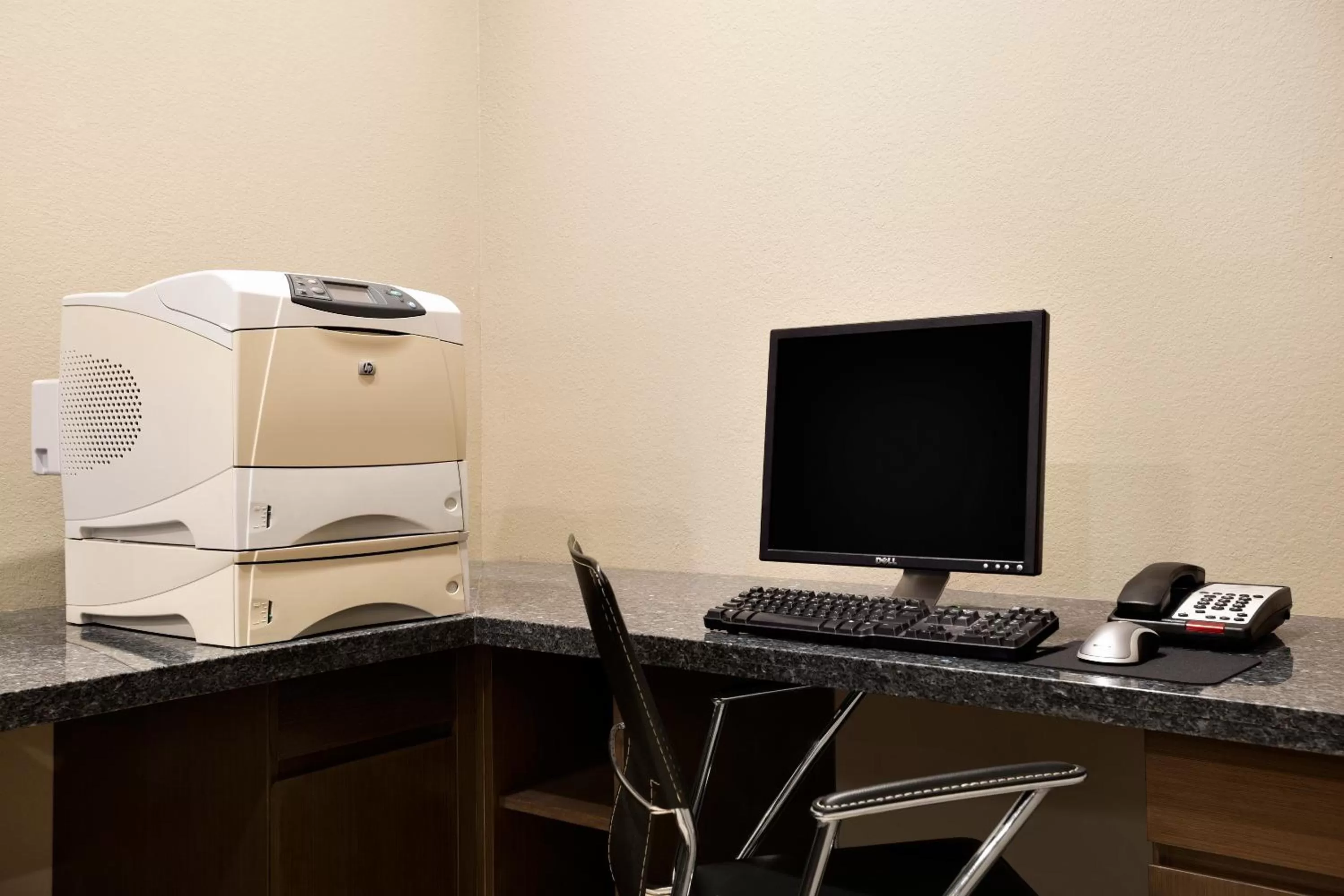 Business facilities in Super 8 by Wyndham Hershey Chocolate Avenue