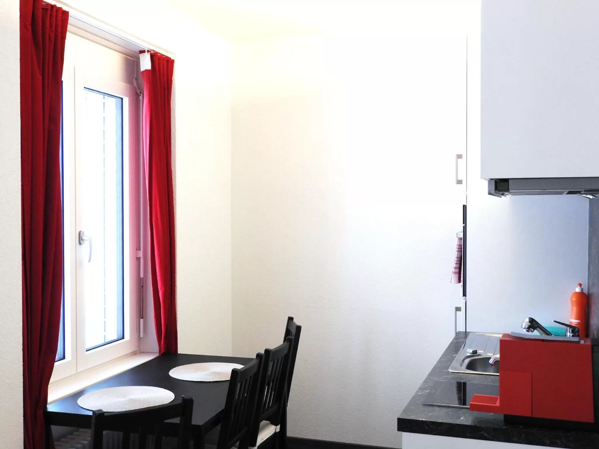 Photo of the whole room in INSIDE Five