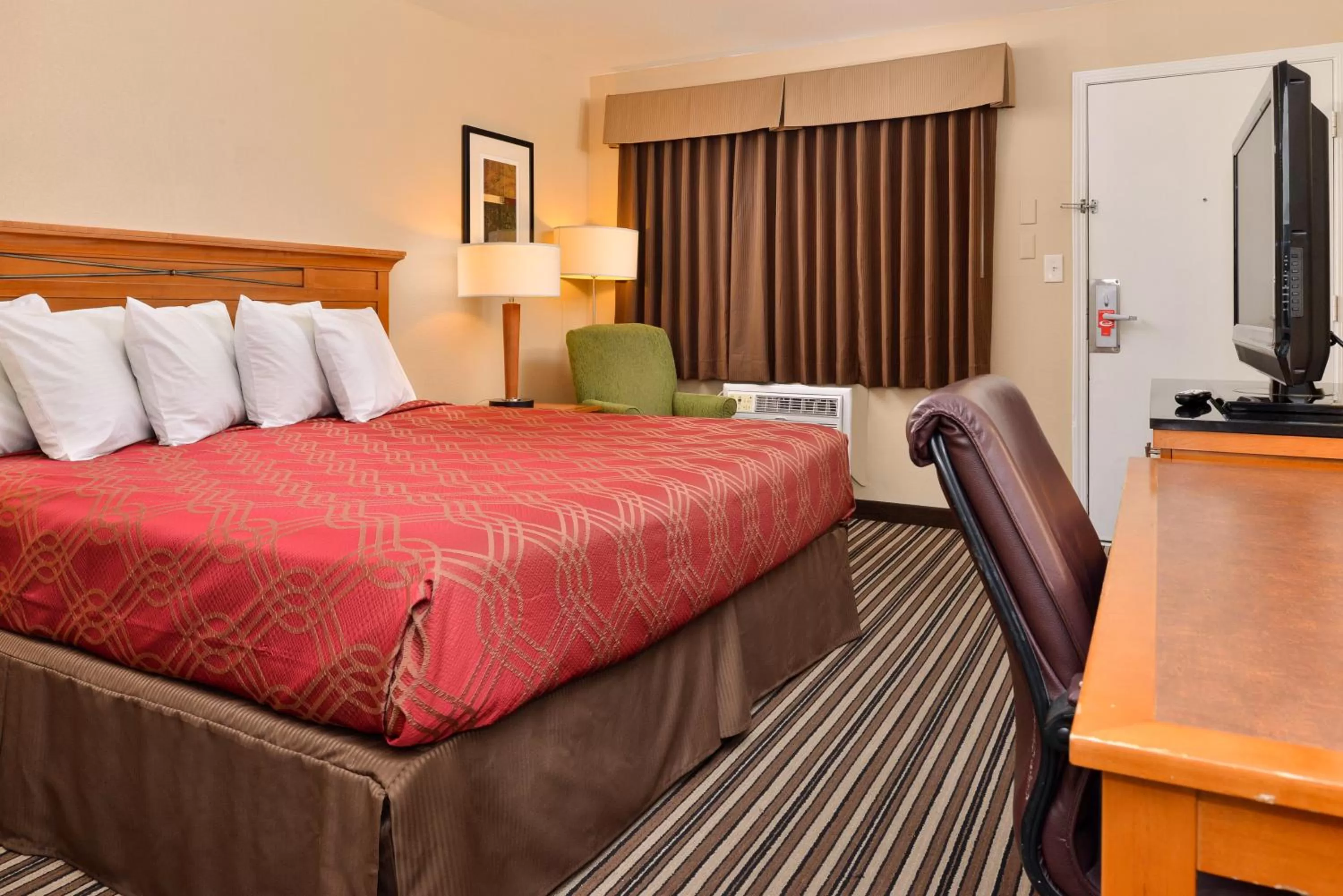 King Room - Non-Smoking in Econo Lodge Kennewick Tri-Cities