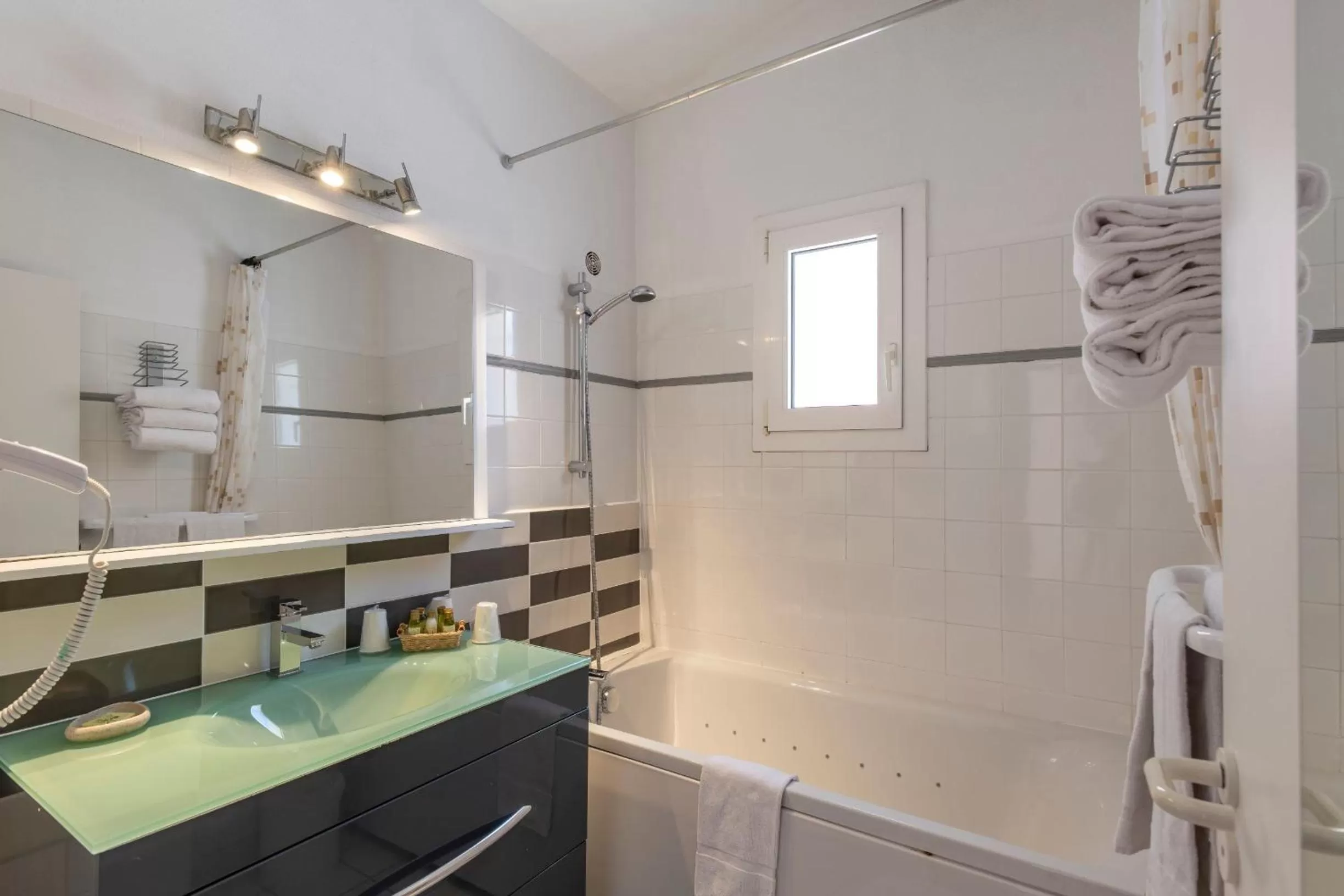 Bathroom in Les Bastides Saint Paul