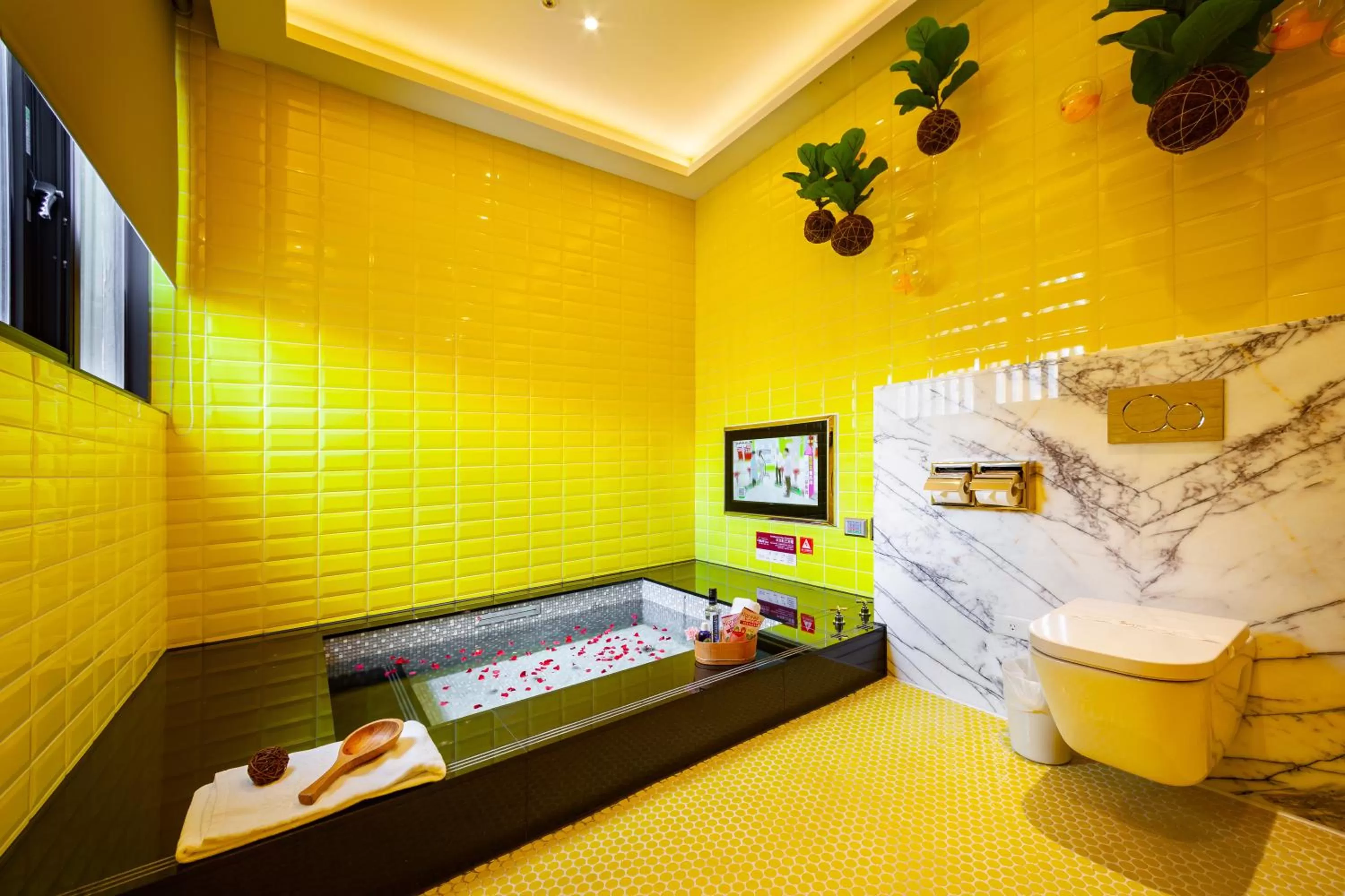 Bathroom in Norway Forest Motel - Wen Chuang Branch