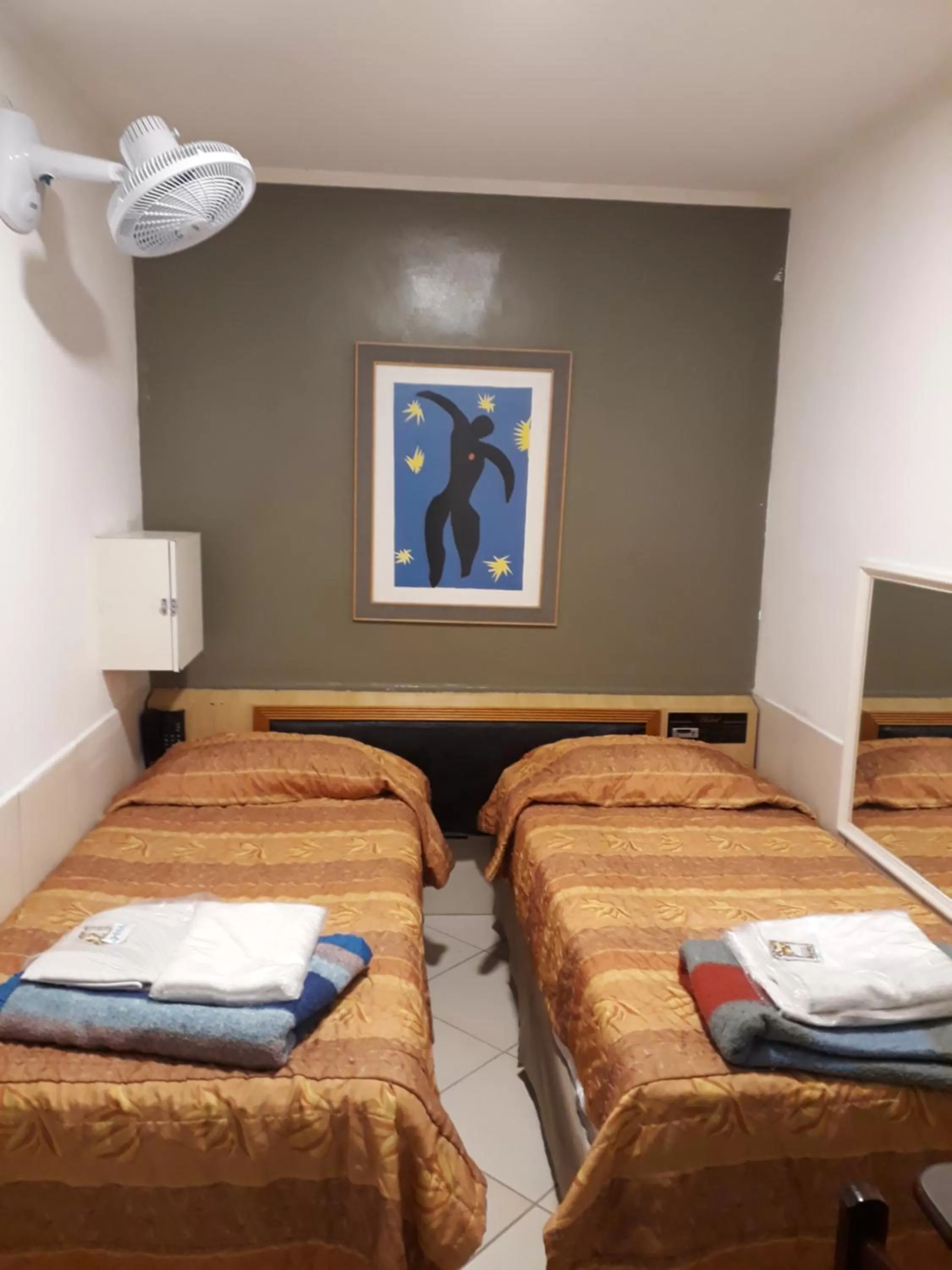 Bed in Hotel Smart Inn