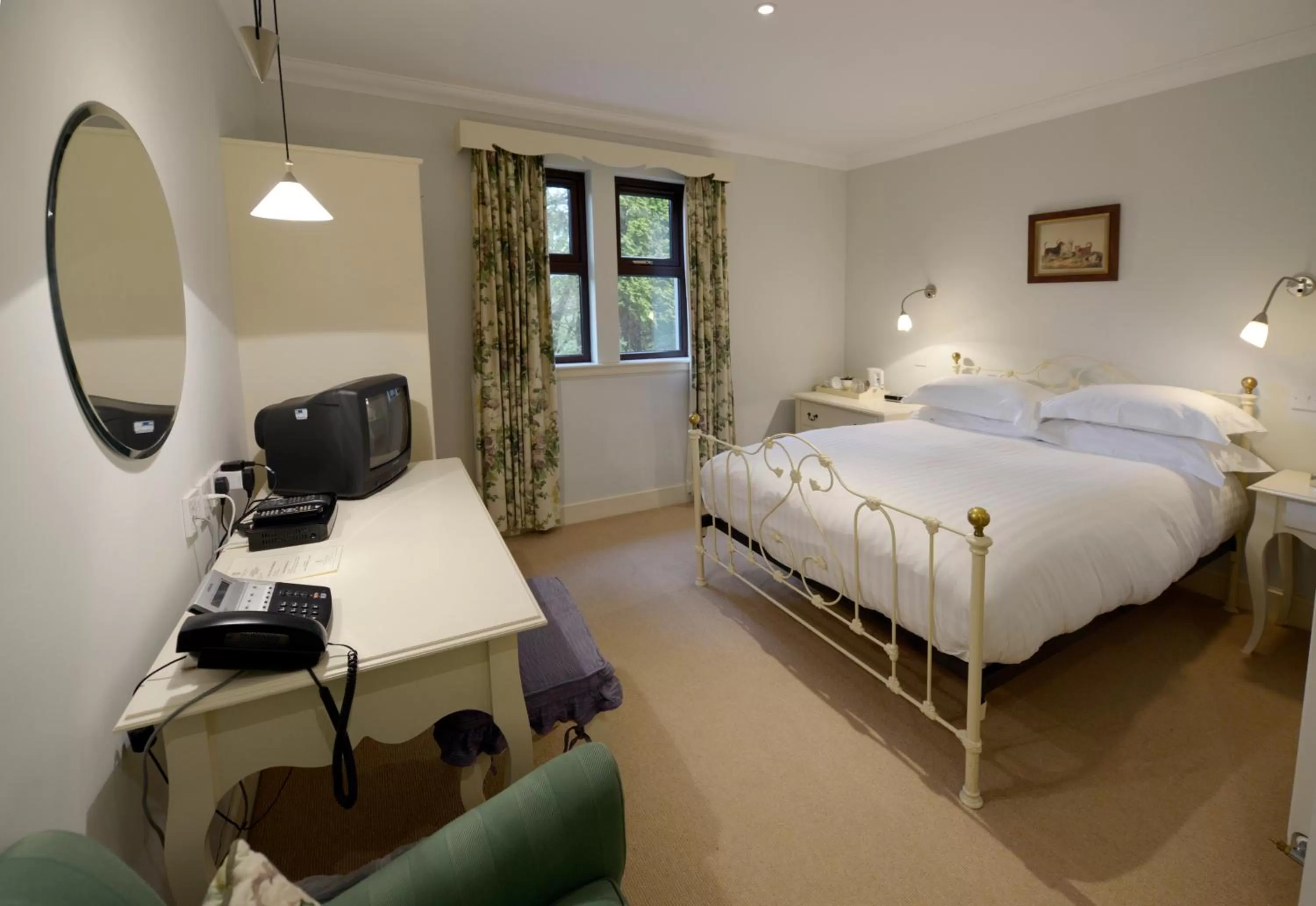 Photo of the whole room, Bed in The Factor's Inn & Factor's Cottage