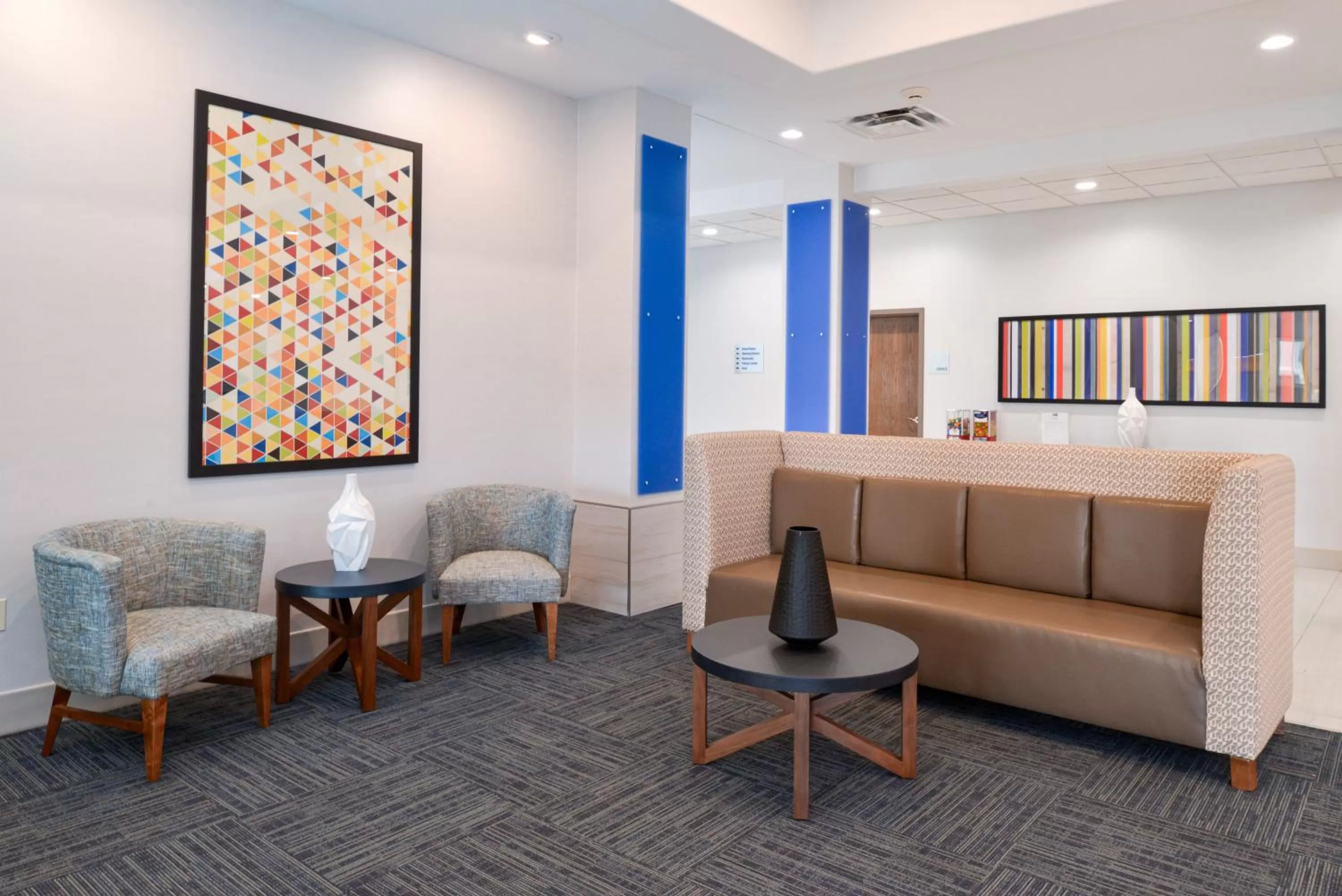 Lobby or reception in Holiday Inn Express & Suites Pueblo by IHG