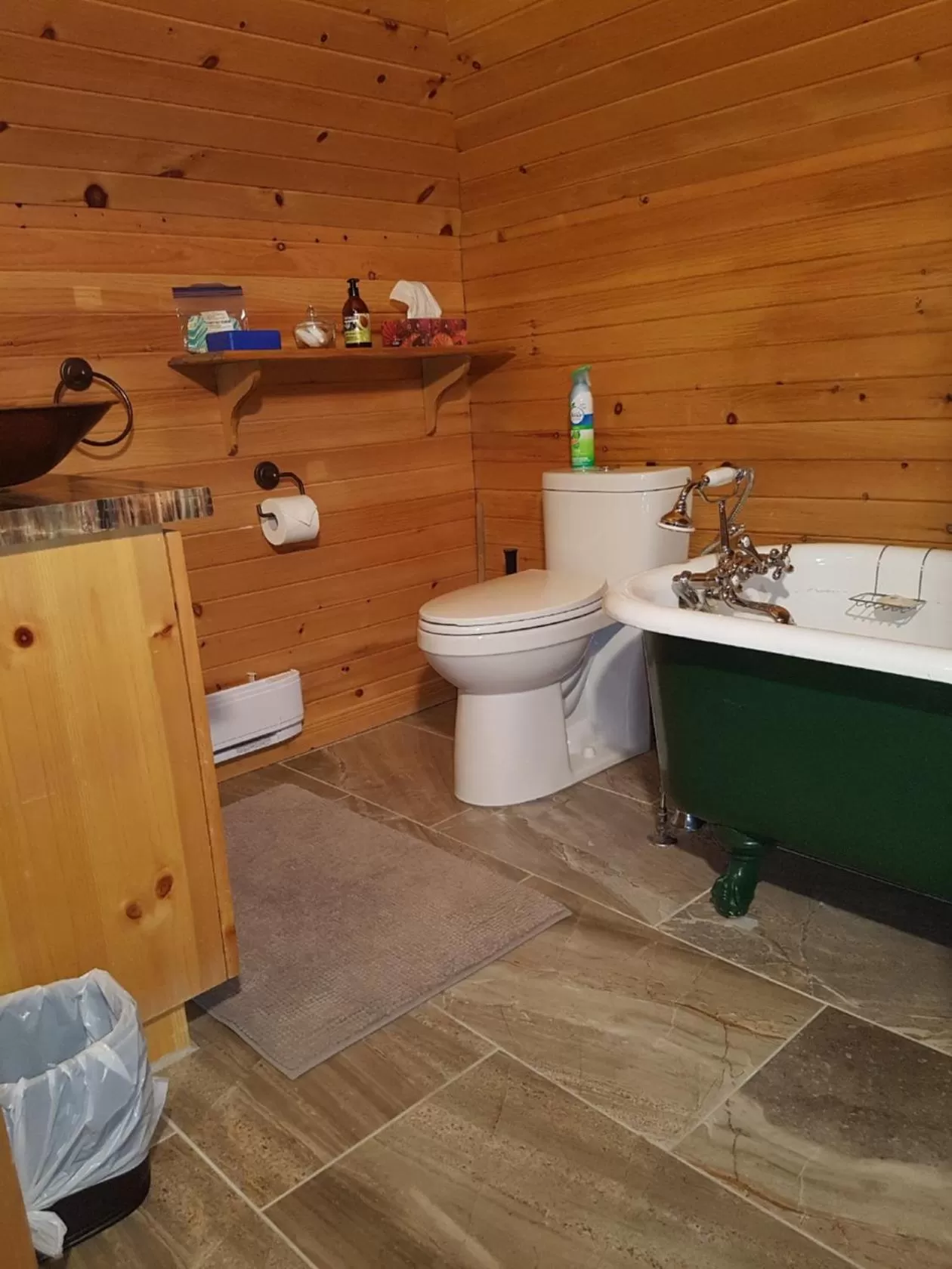 Bathroom in Les Trois Erables Boutique Inn