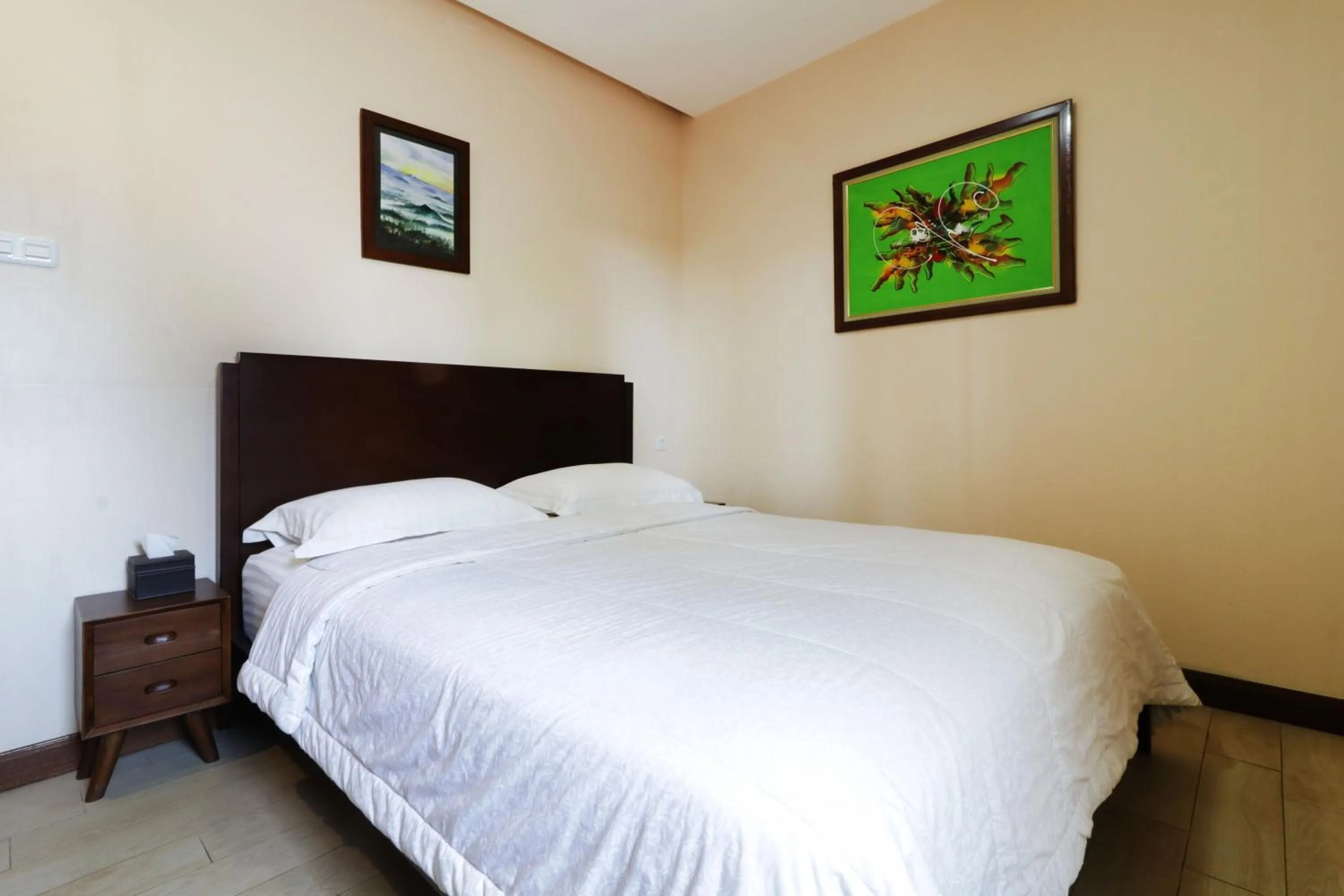 Bedroom, Bed in Jayagiri Guesthouse By Belgareti