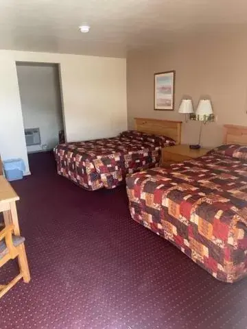 Double Room in Artesia Inn- No Service Fees Double Room in Artesia Inn- No Service Fees