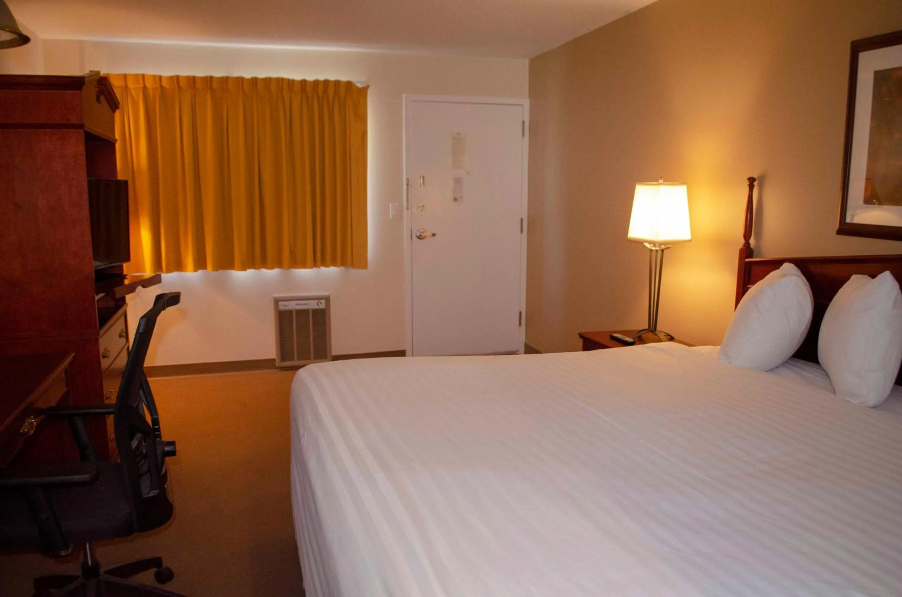 Bed in Aspen Village