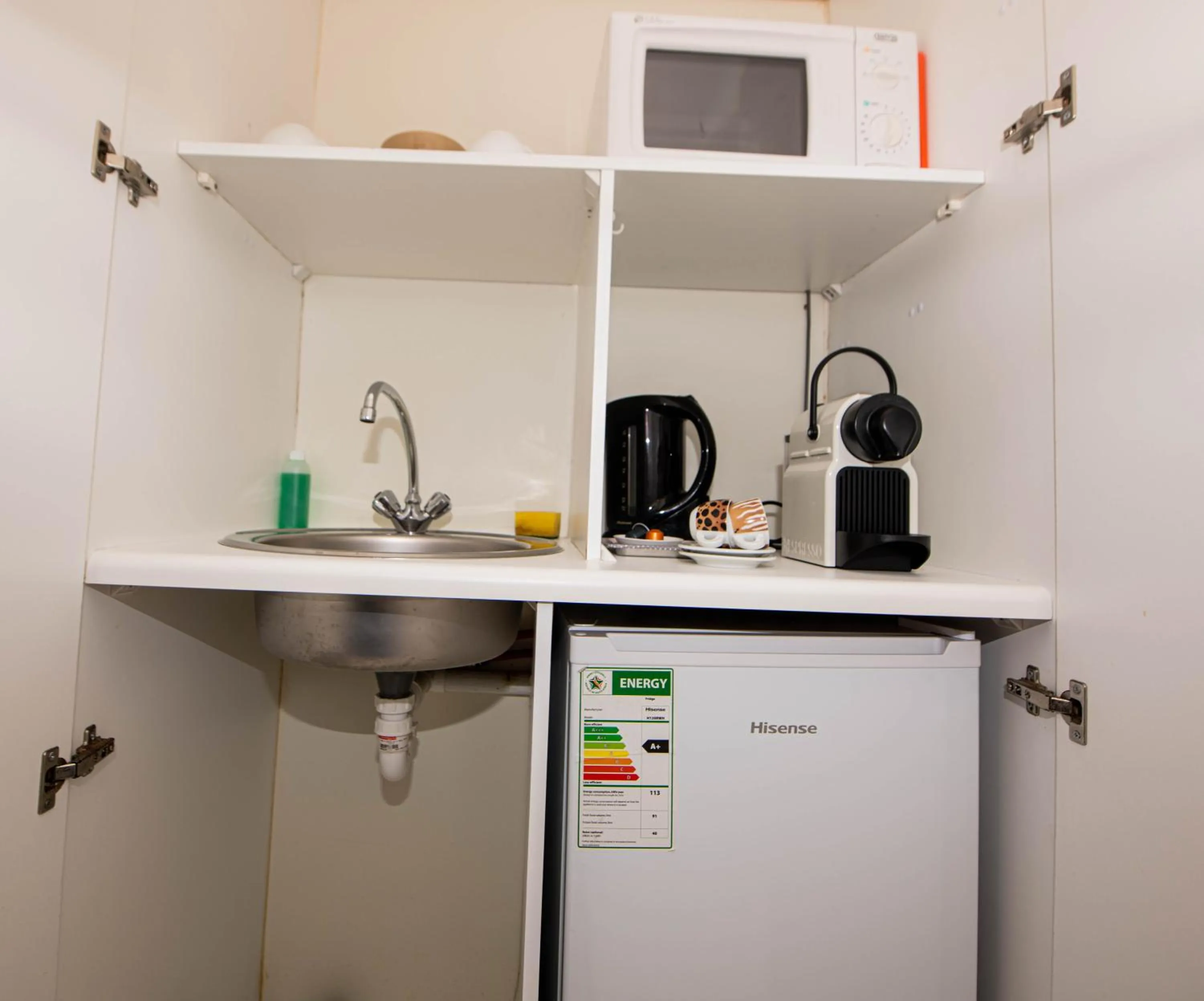 Coffee/tea facilities in Brenton Beach House