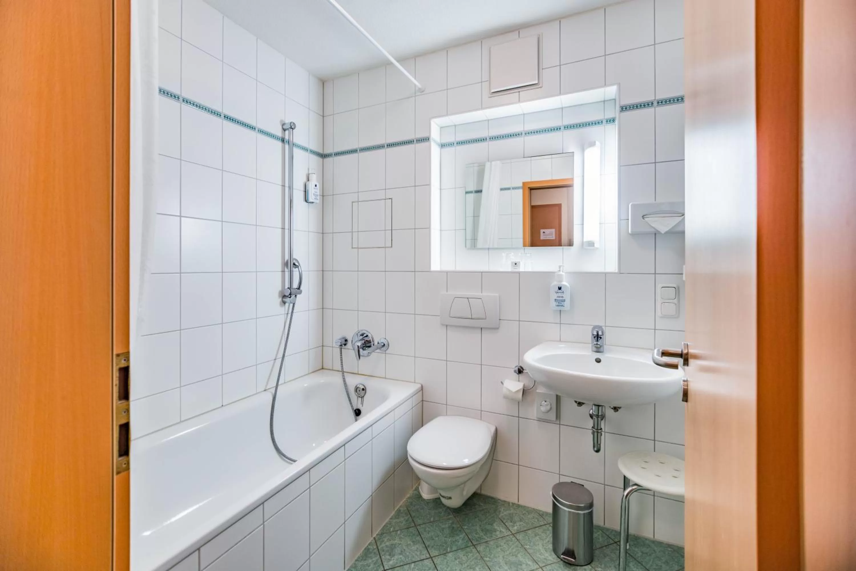 Photo of the whole room, Bathroom in Am Weststrand Apartmenthaus Waldeck