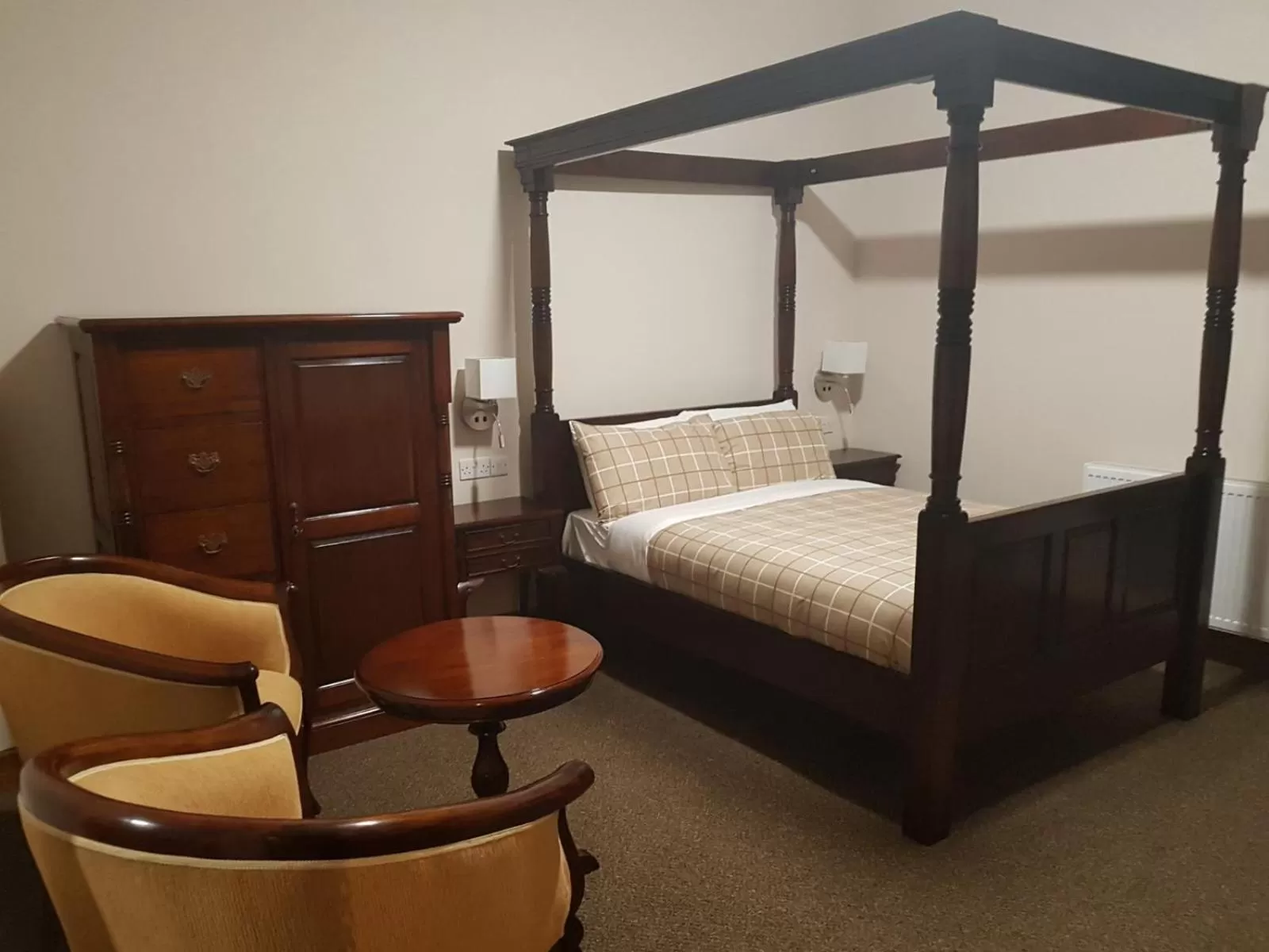 hair dresser, Bed in Crosshill House