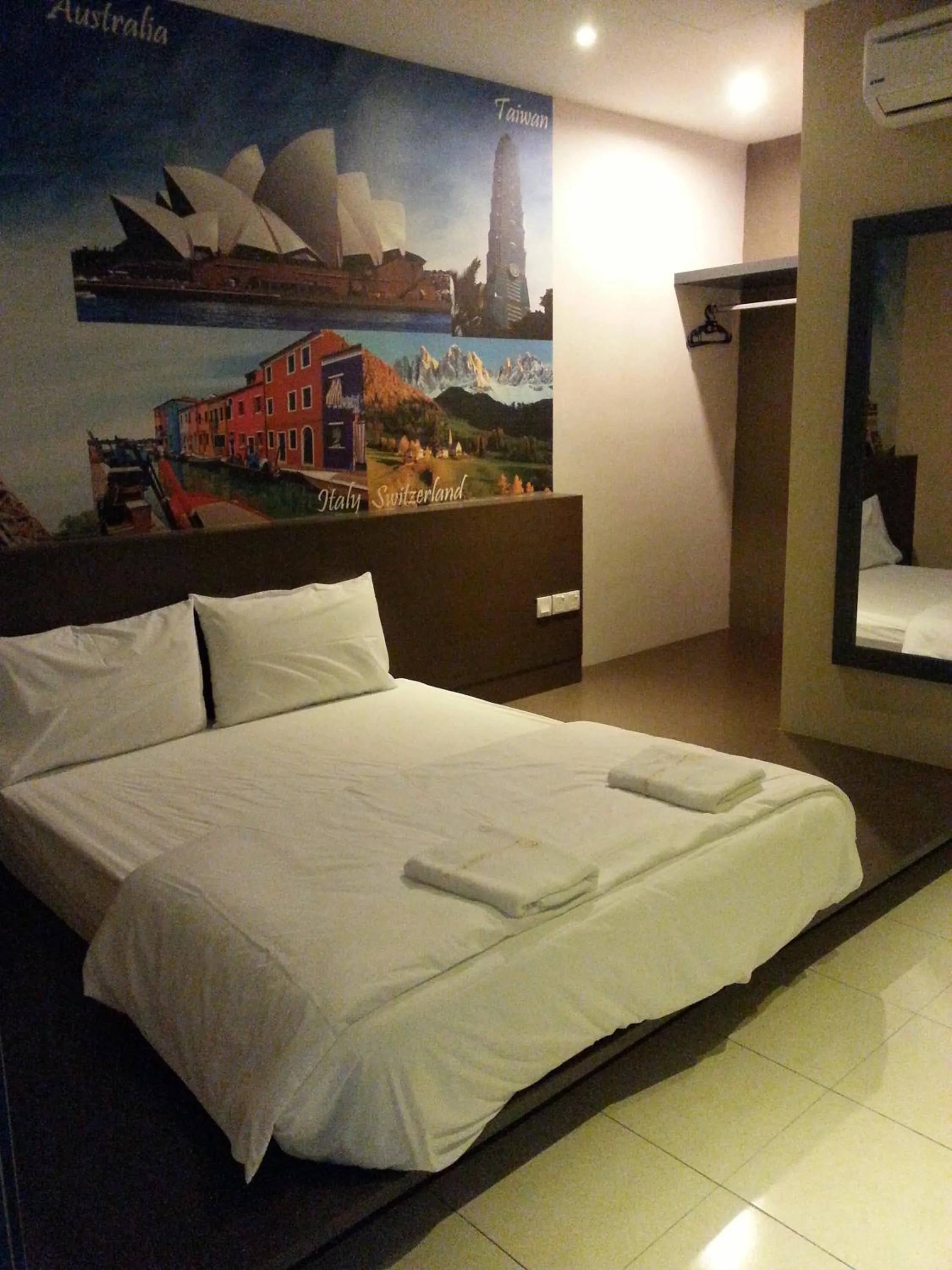 Bed in GOLDEN GUEST HOUSE KUANTAN