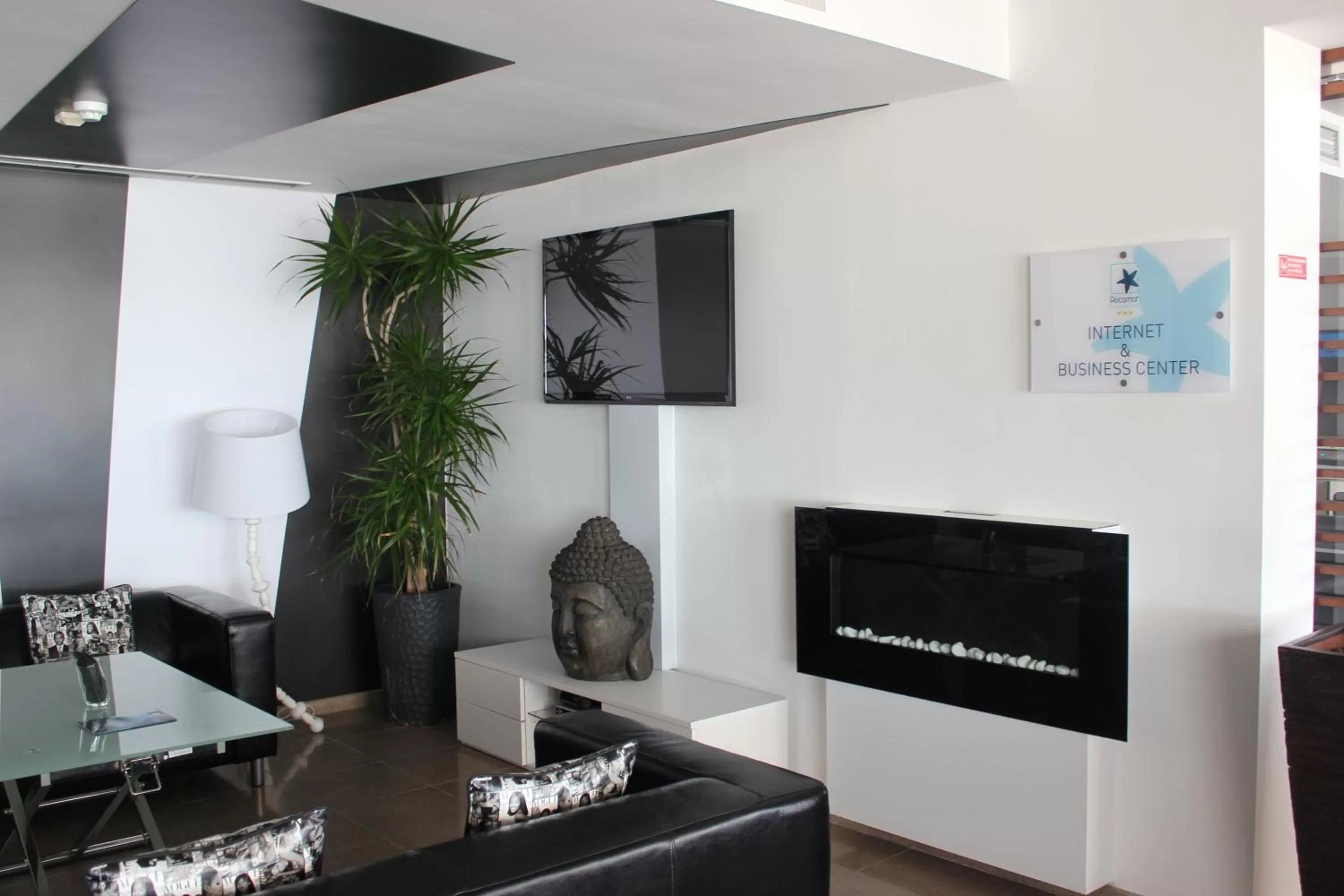 Lounge or bar in Rocamar Exclusive Hotel & Spa - Adults Only