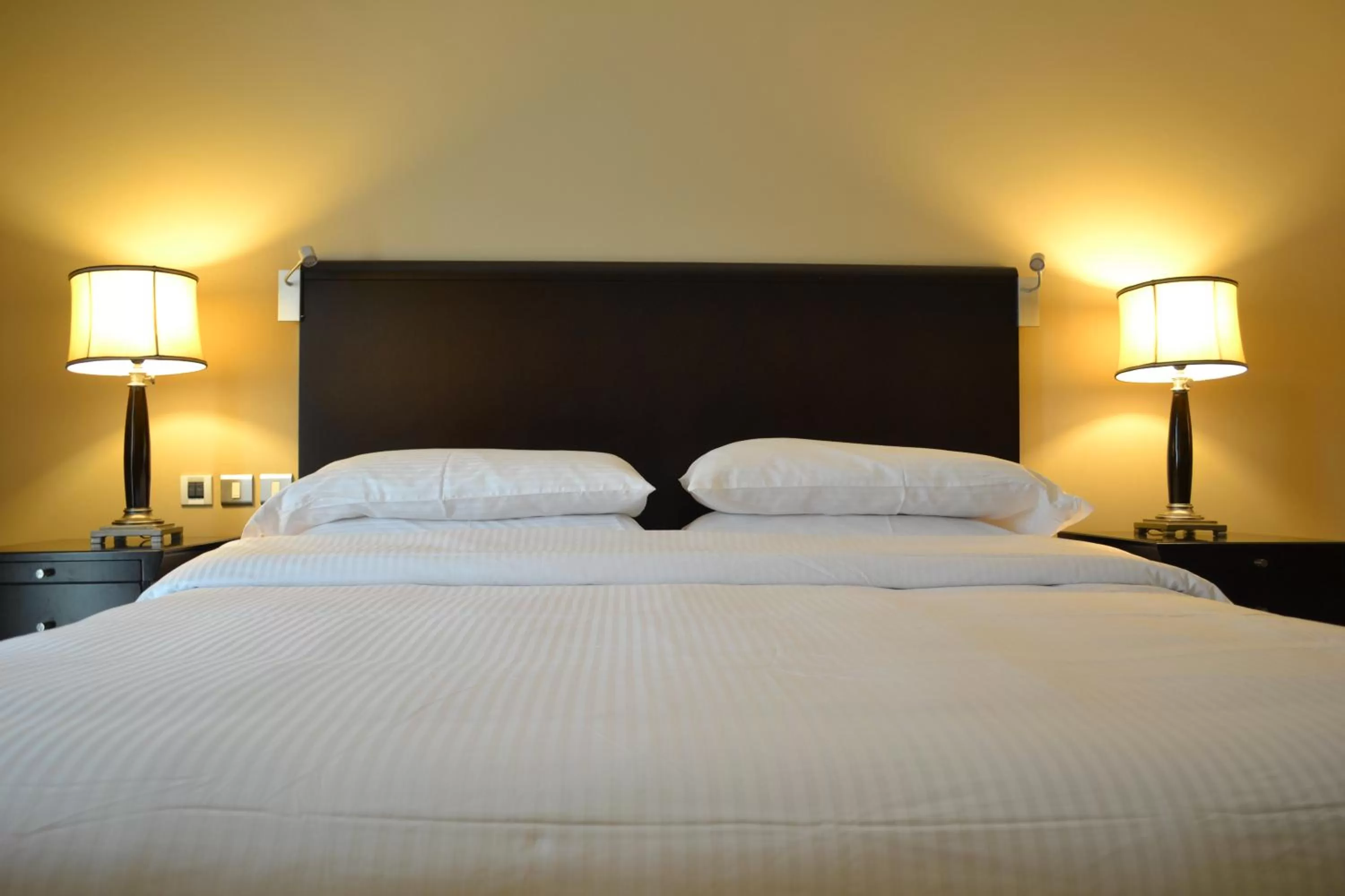 Bedroom, Bed in Sheraton Khalidiya Hotel