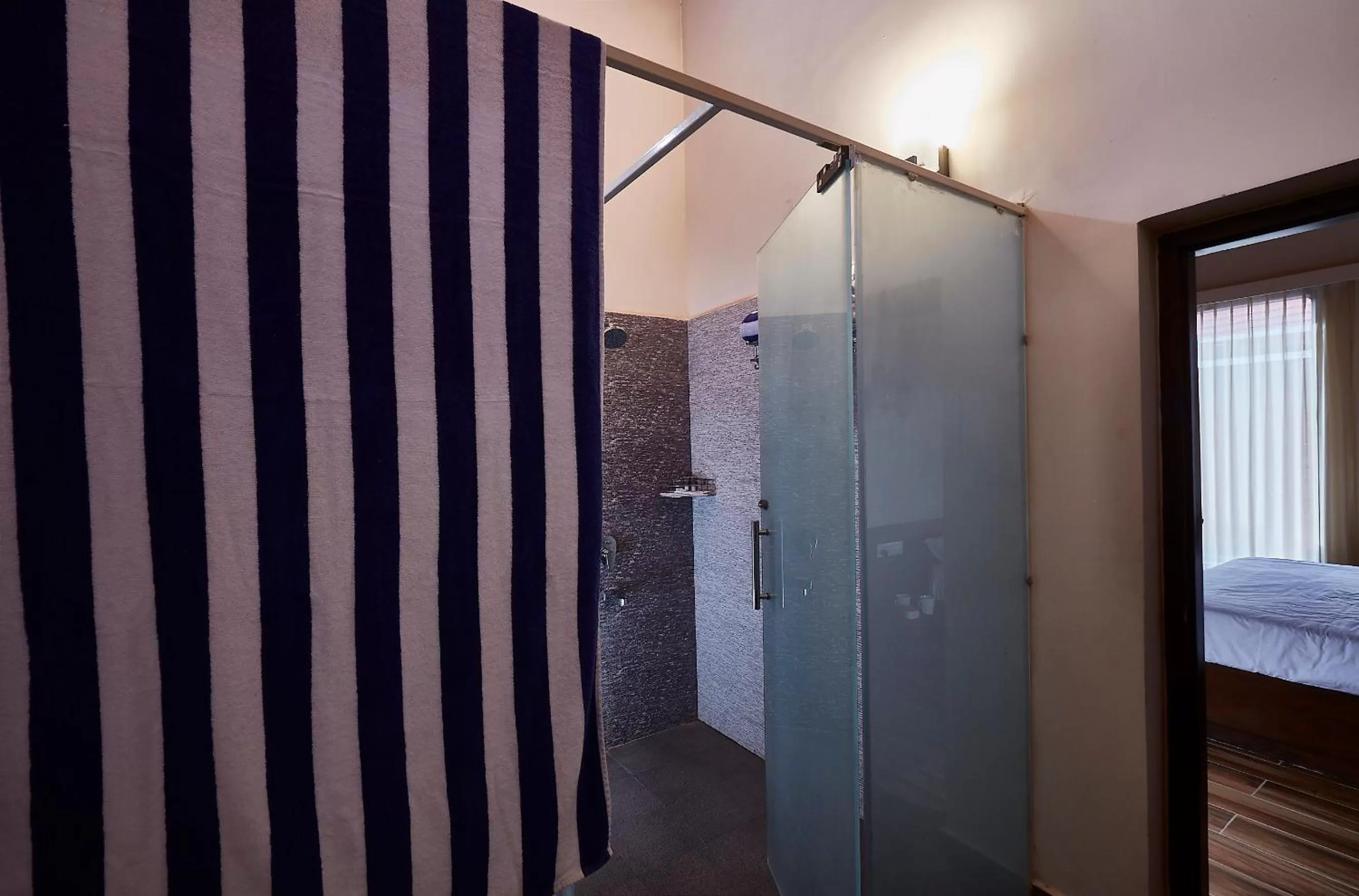 Bathroom in Sixth Element