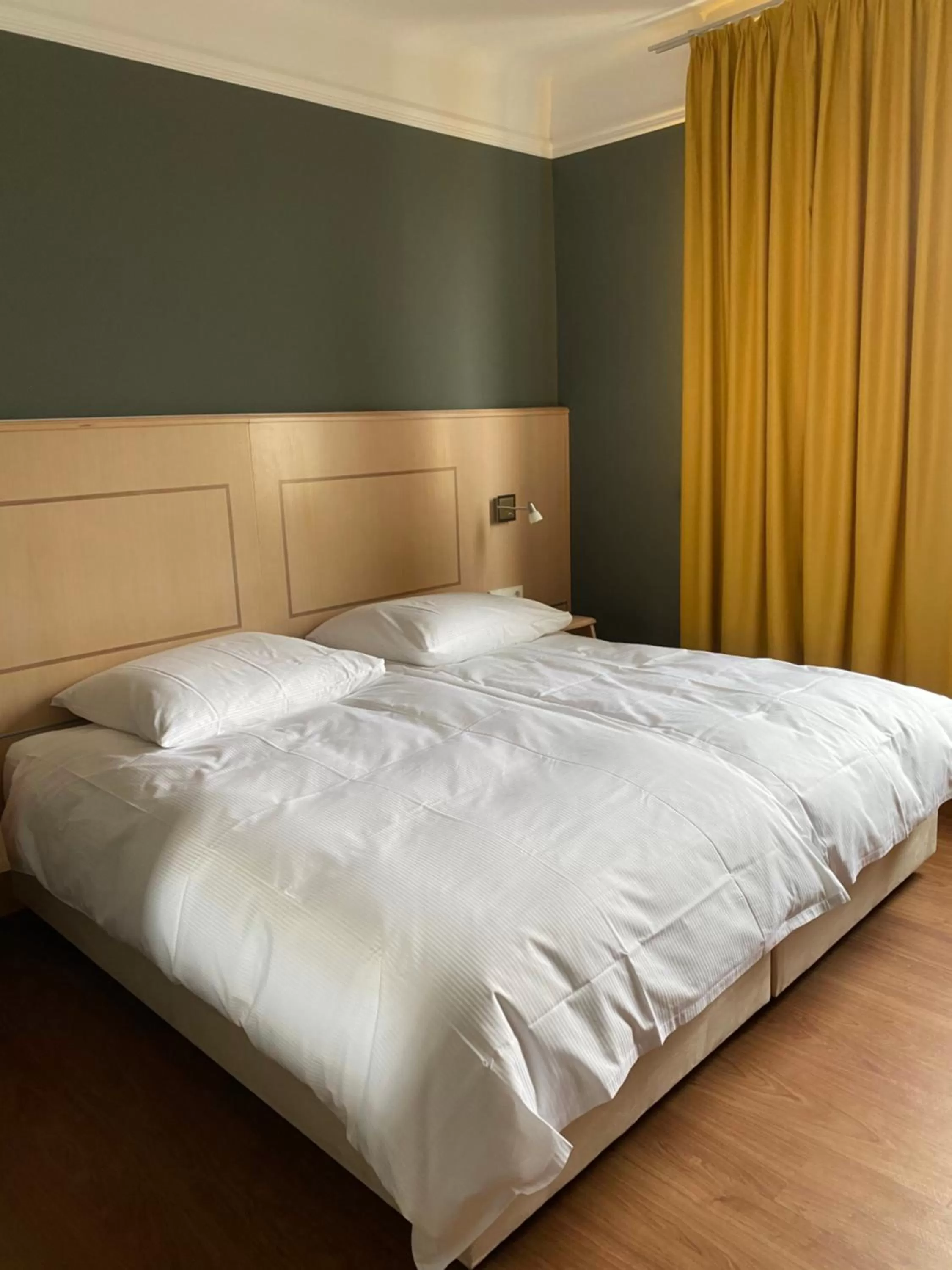 Photo of the whole room, Bed in Hotel Union