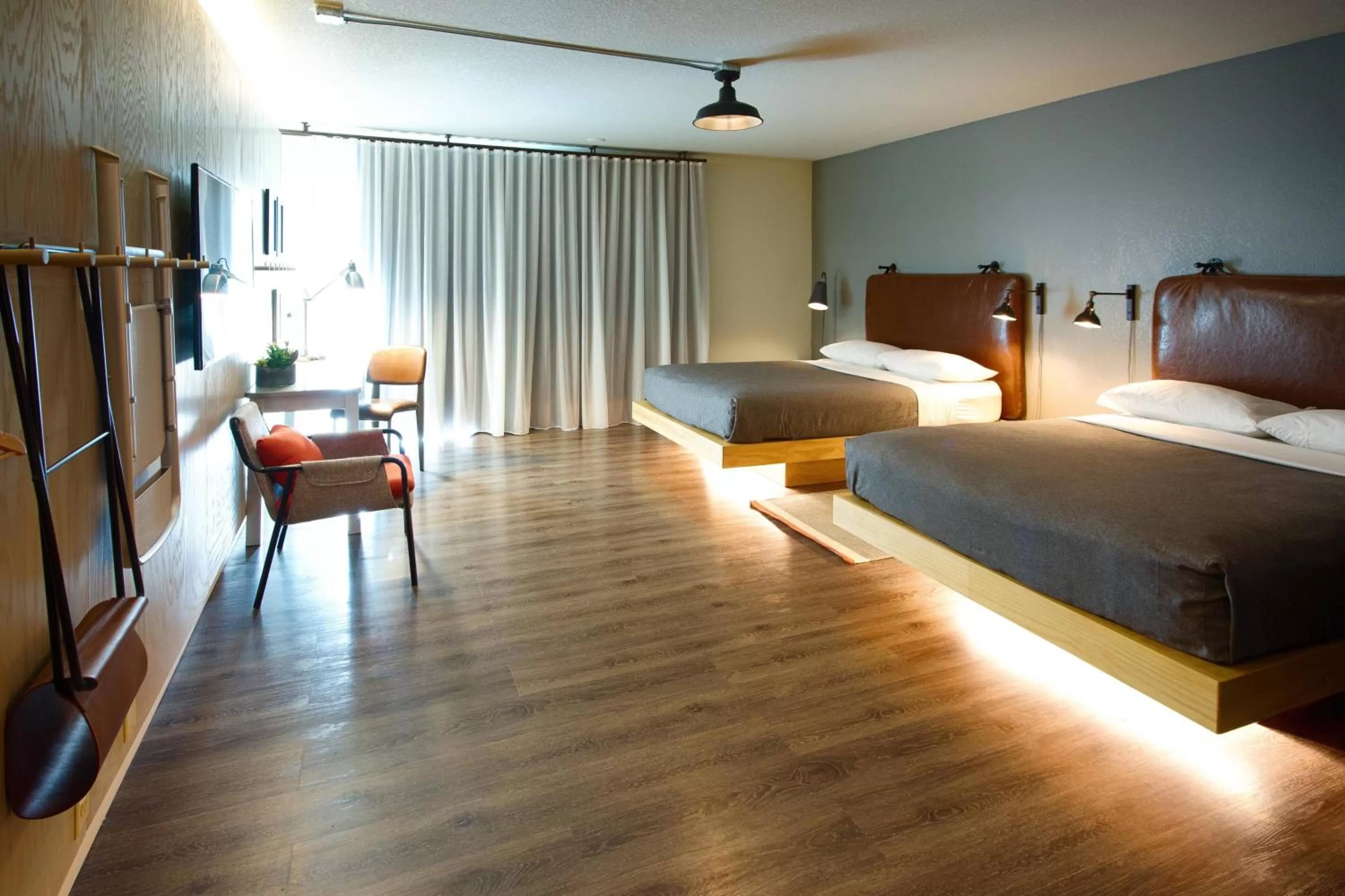 Photo of the whole room, Bed in MOXY Phoenix Tempe/ASU Area