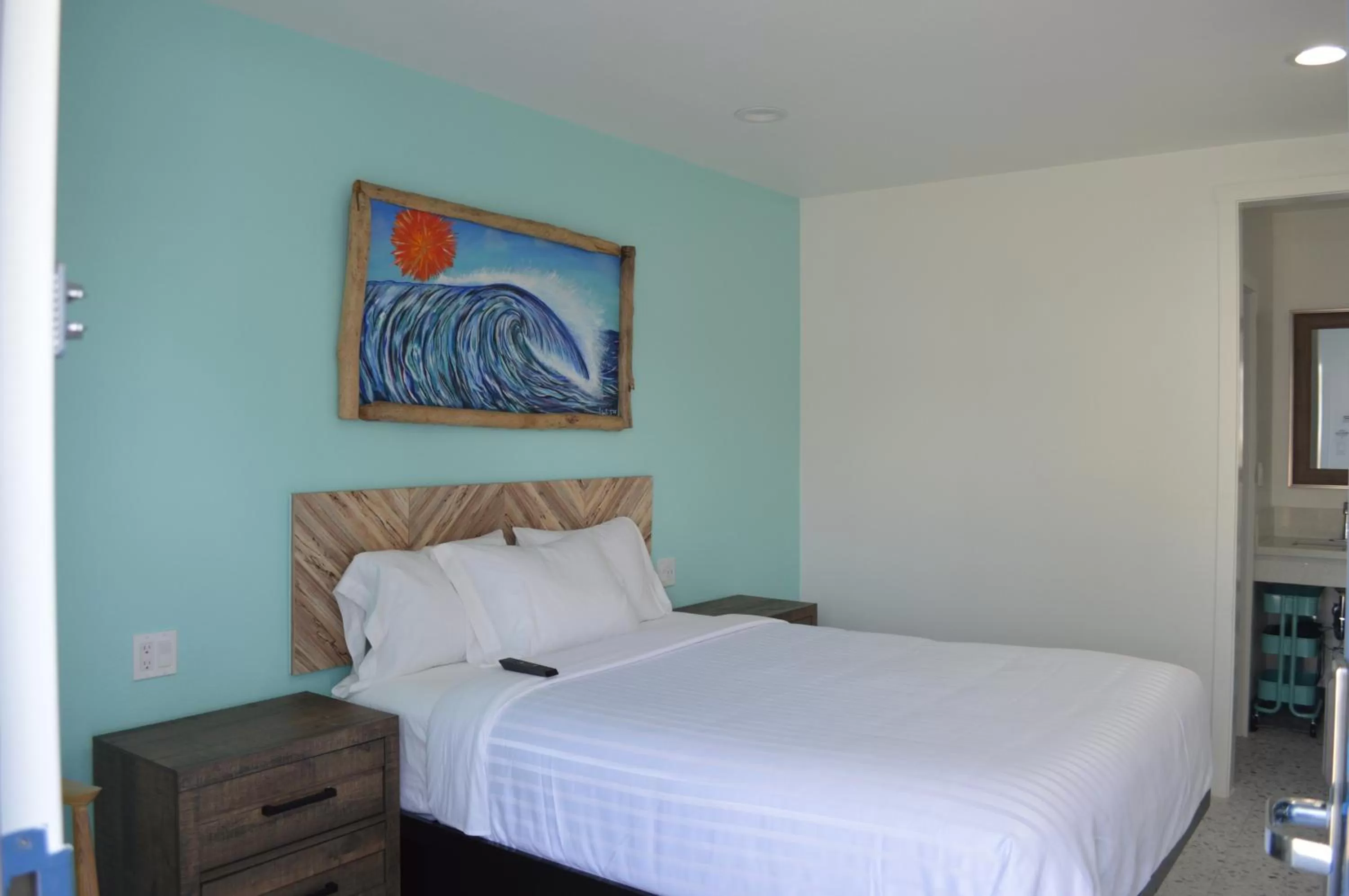 Bed in Calafia Inn San Clemente Newly renovated