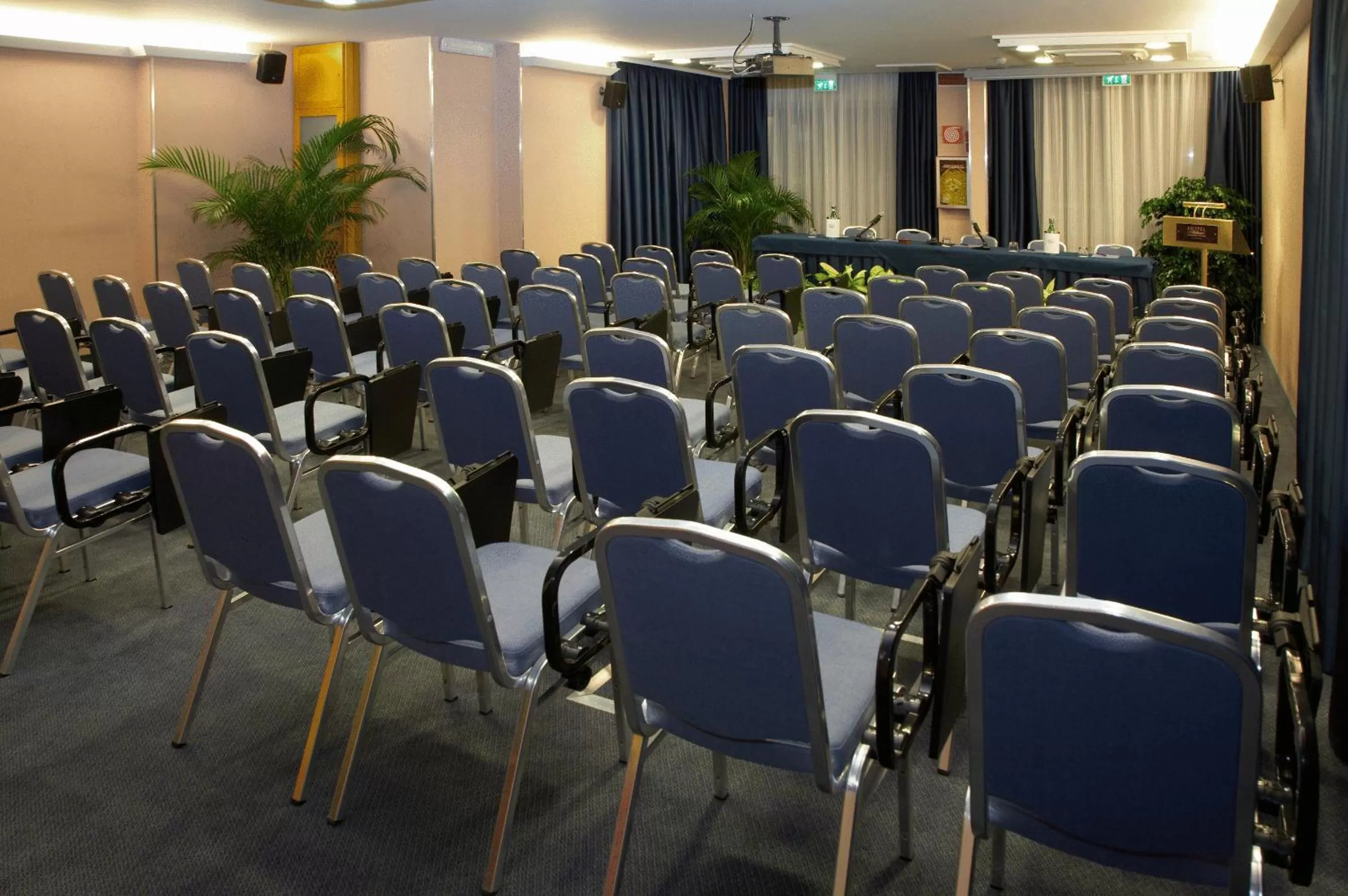 Business facilities in Best Western Hotel Mediterraneo